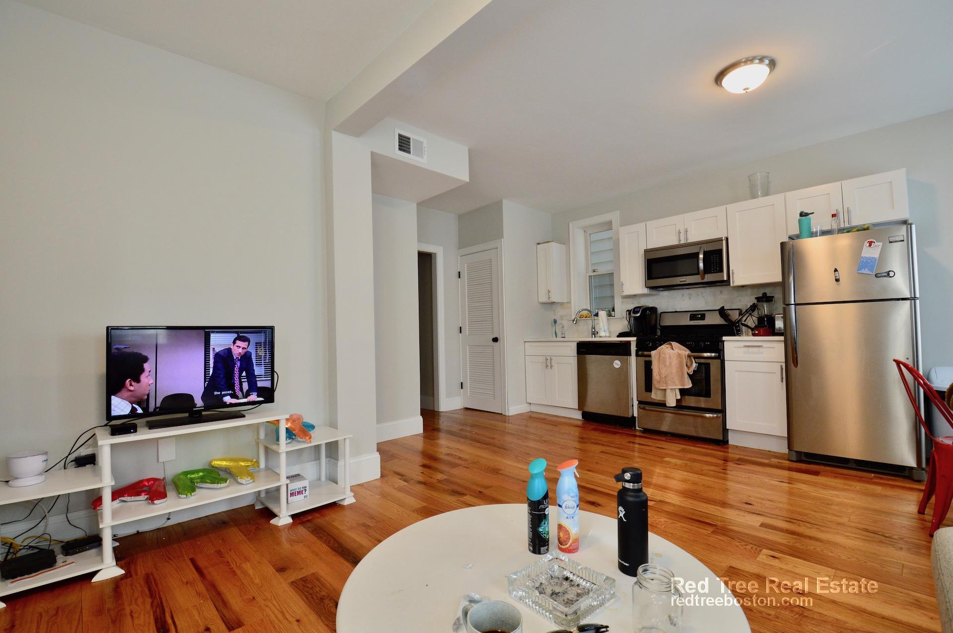 4 bed, 2 bath apartment for rent at 1684 North Shore Unit 2, Revere — photo 3 of 3