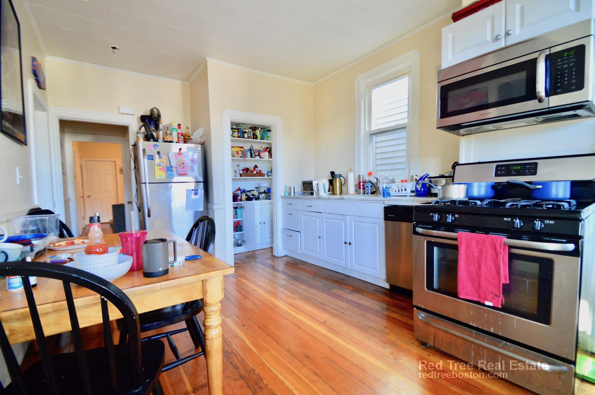 4 bed, 1 bath apartment for rent at 261 Havre Unit 3, East Boston