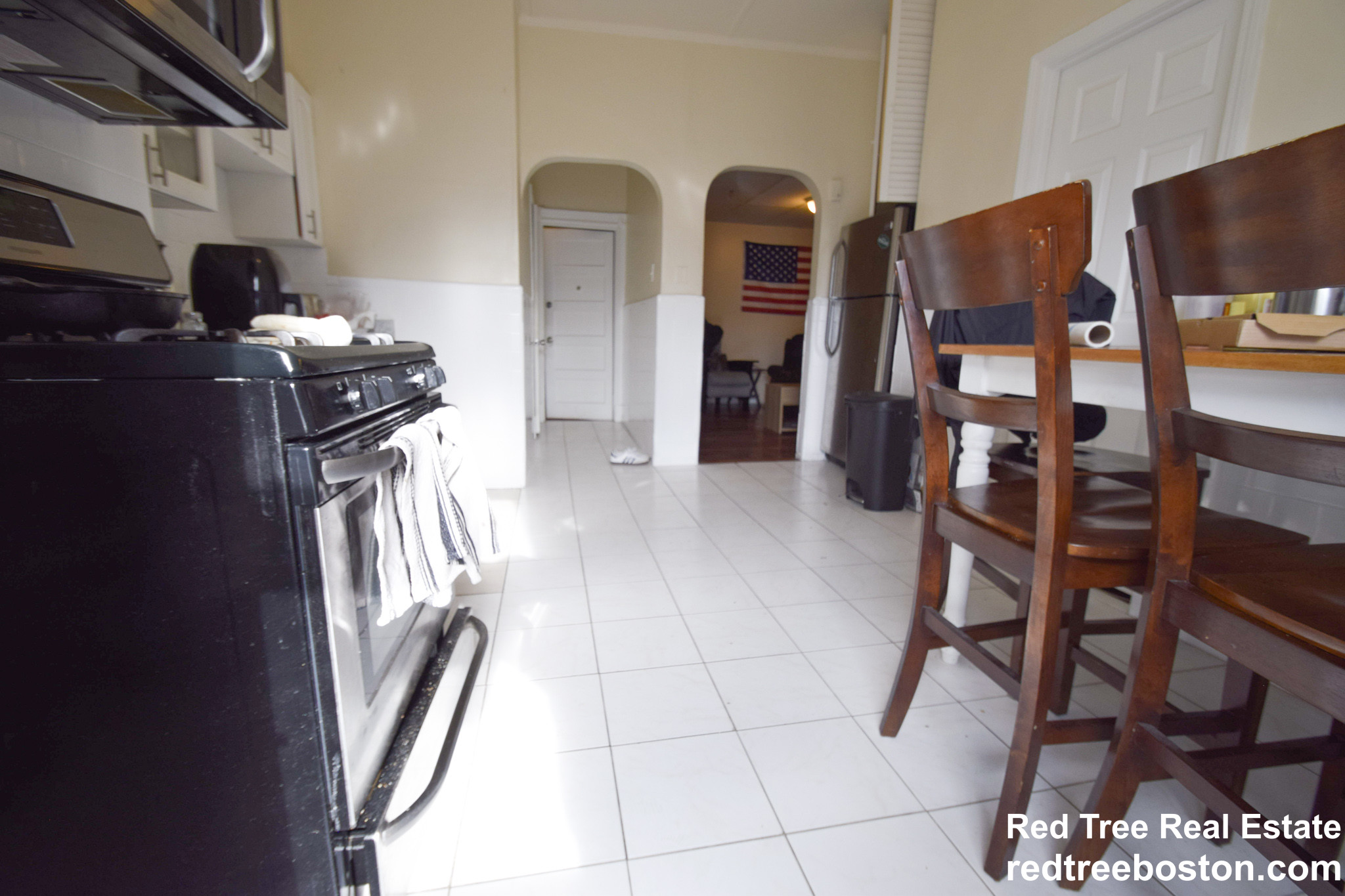 3 bed, 1 bath apartment for rent at 219 Maverick St Unit 2, East Boston — photo 2 of 6