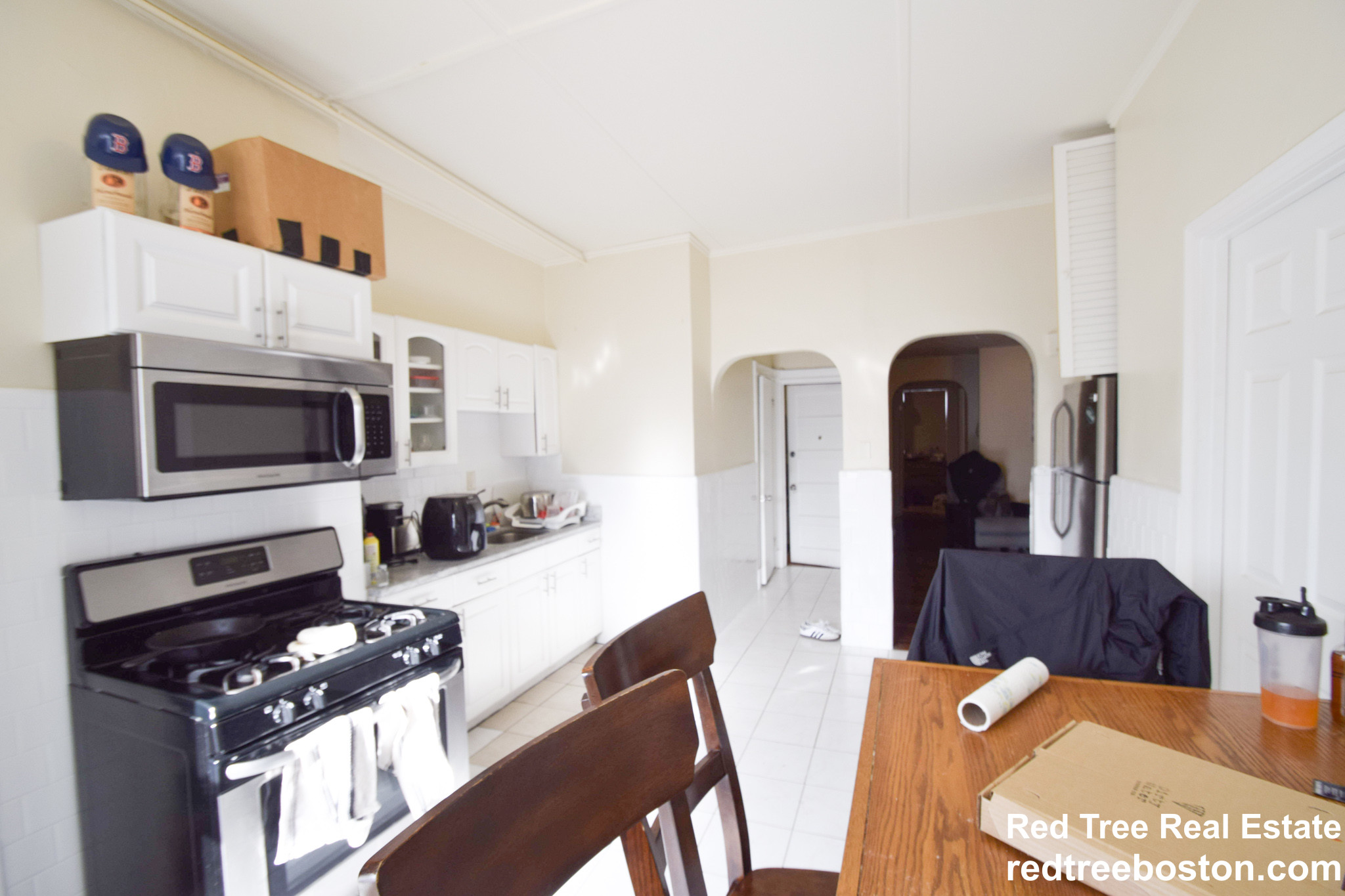 3 bed, 1 bath apartment for rent at 219 Maverick St Unit 2, East Boston — photo 3 of 6