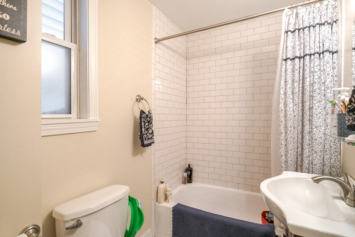 3 bed, 1 bath apartment for rent at 103 Orleans St Unit 3, East Boston — photo 4 of 6