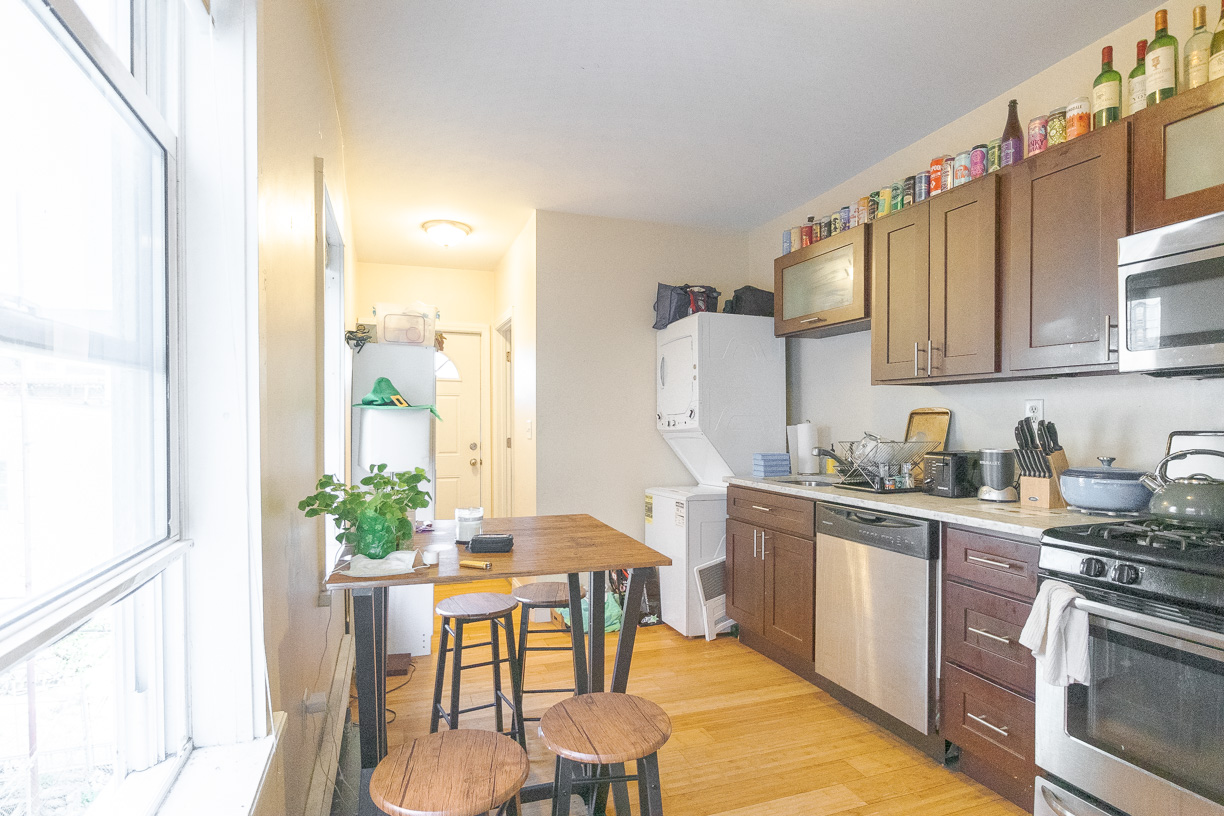 3 bed, 1 bath apartment for rent at 15 Havre St Unit 3, East Boston