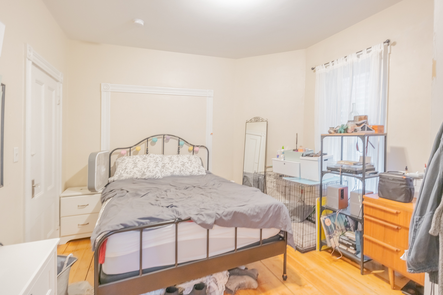 3 bed, 1 bath apartment for rent at 229 Bennington St Unit 3, East Boston — photo 4 of 11