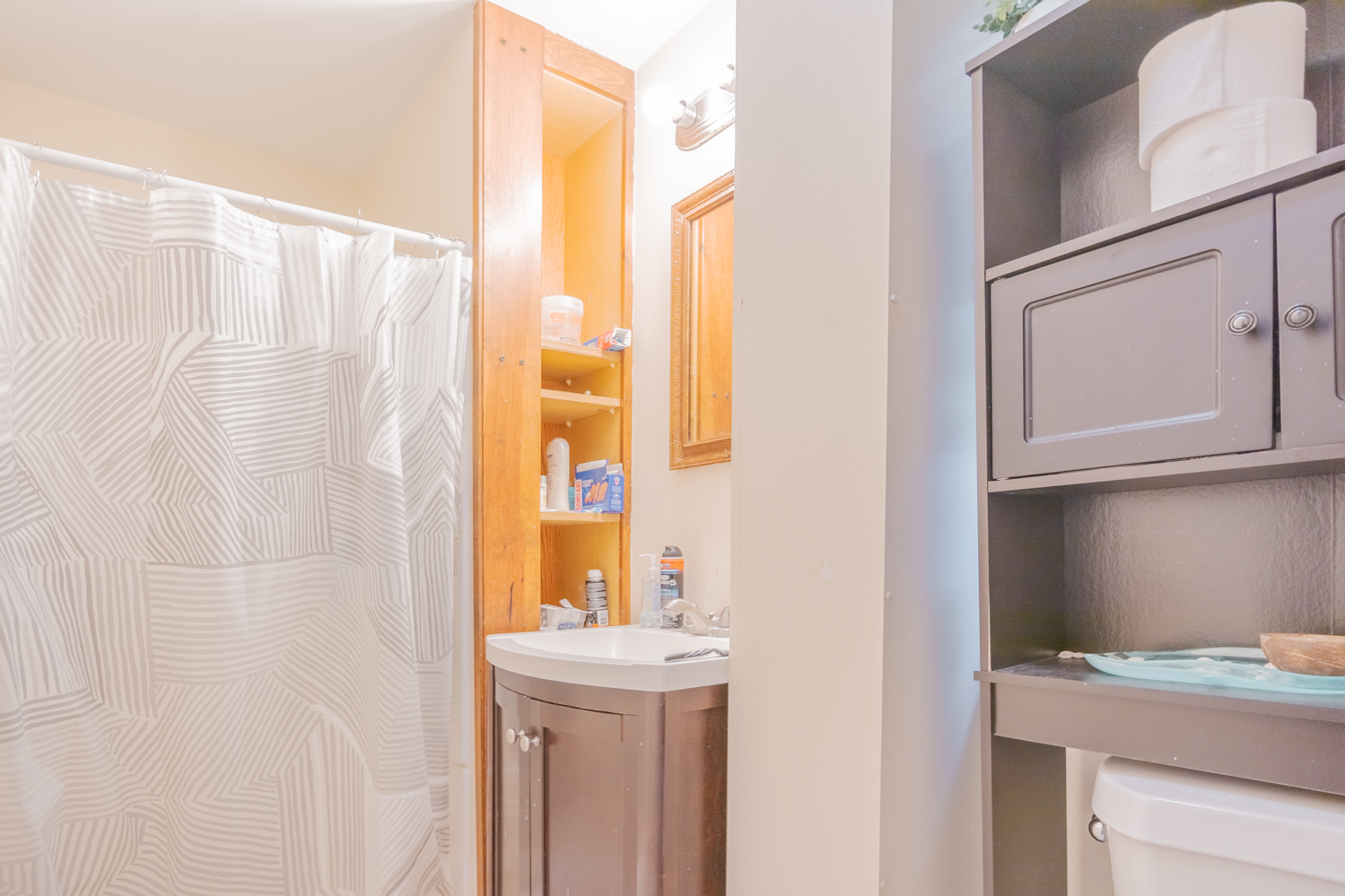 3 bed, 1 bath apartment for rent at 229 Bennington St Unit 3, East Boston — photo 8 of 11