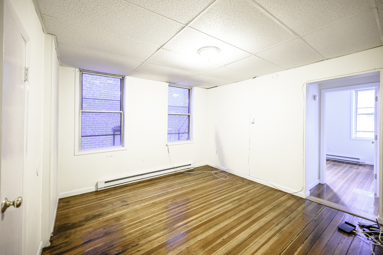 4 bed, 1 bath apartment for rent at 135 Orleans St Unit 2, East Boston