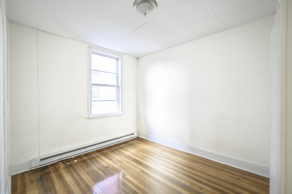 4 bed, 1 bath apartment for rent at 135 Orleans St Unit 2, East Boston — photo 6 of 11
