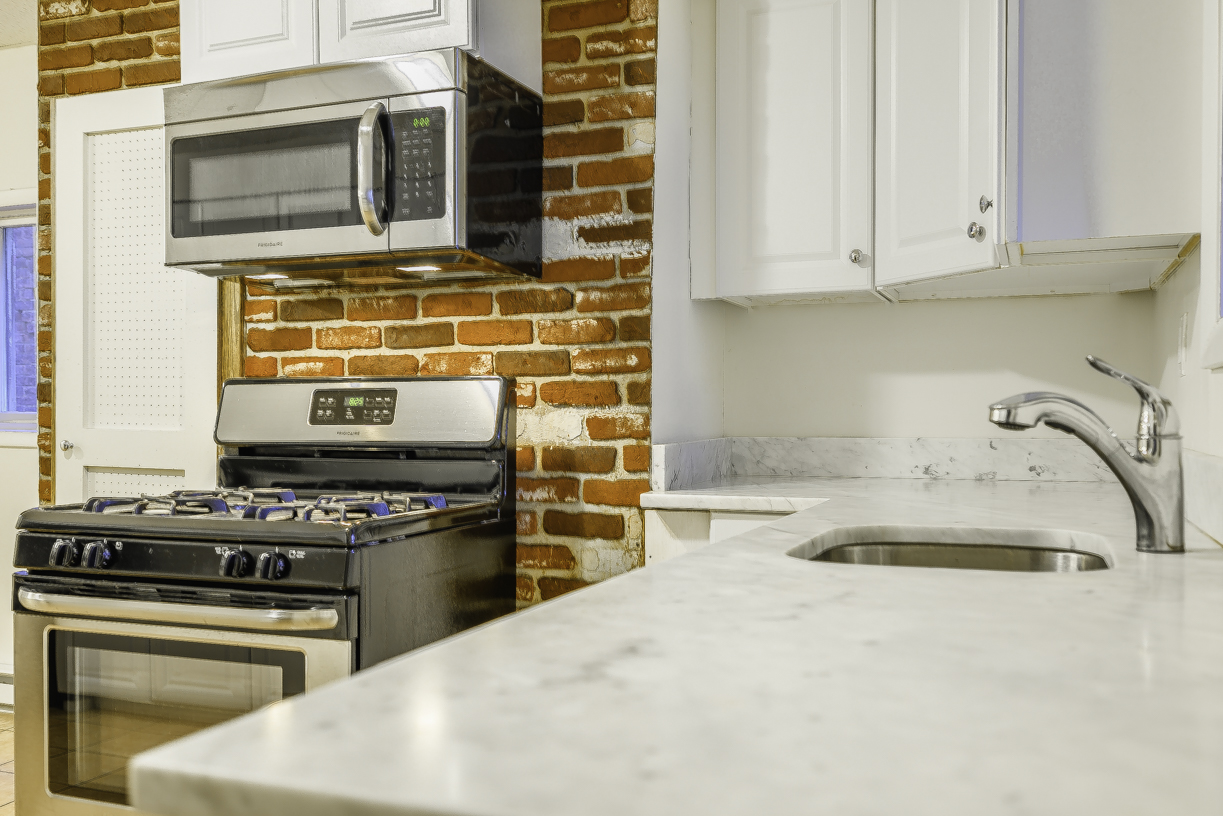 4 bed, 1 bath apartment for rent at 135 Orleans St Unit 2, East Boston — photo 2 of 11