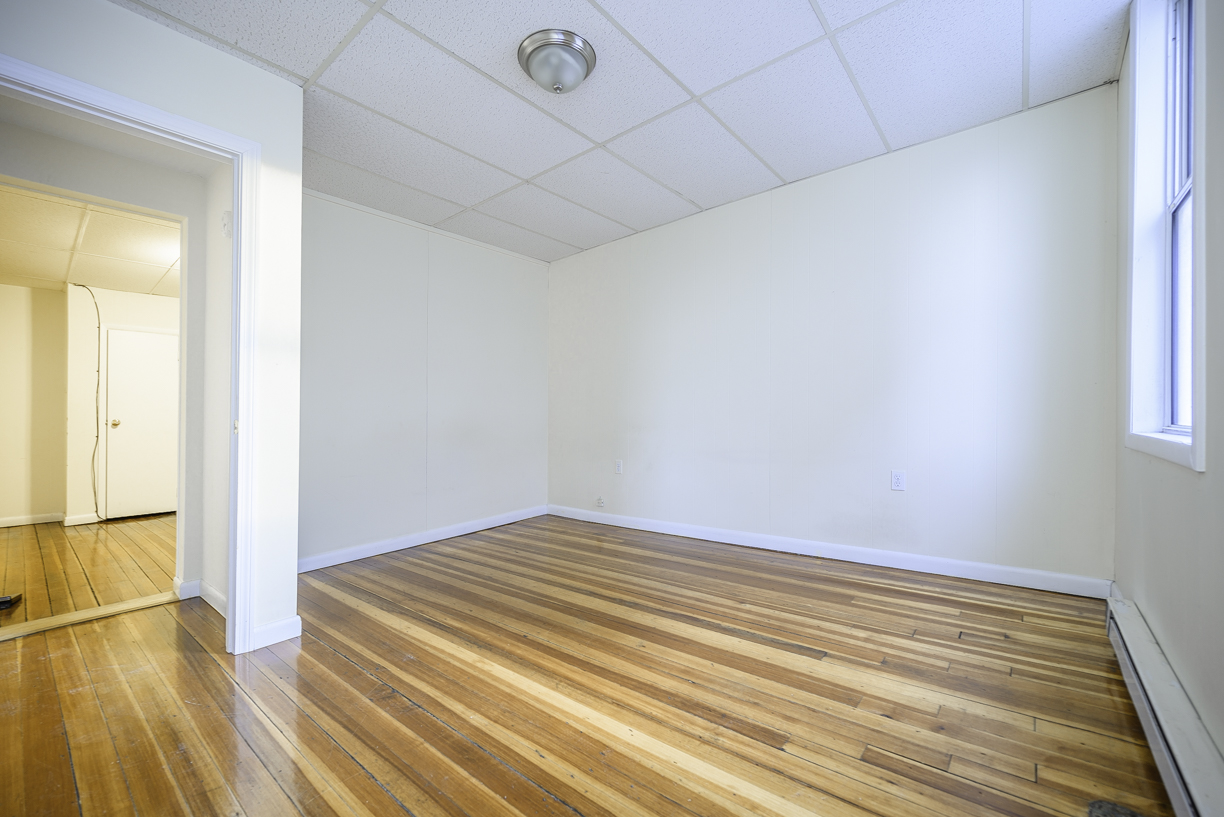 4 bed, 1 bath apartment for rent at 135 Orleans St Unit 2, East Boston — photo 5 of 11