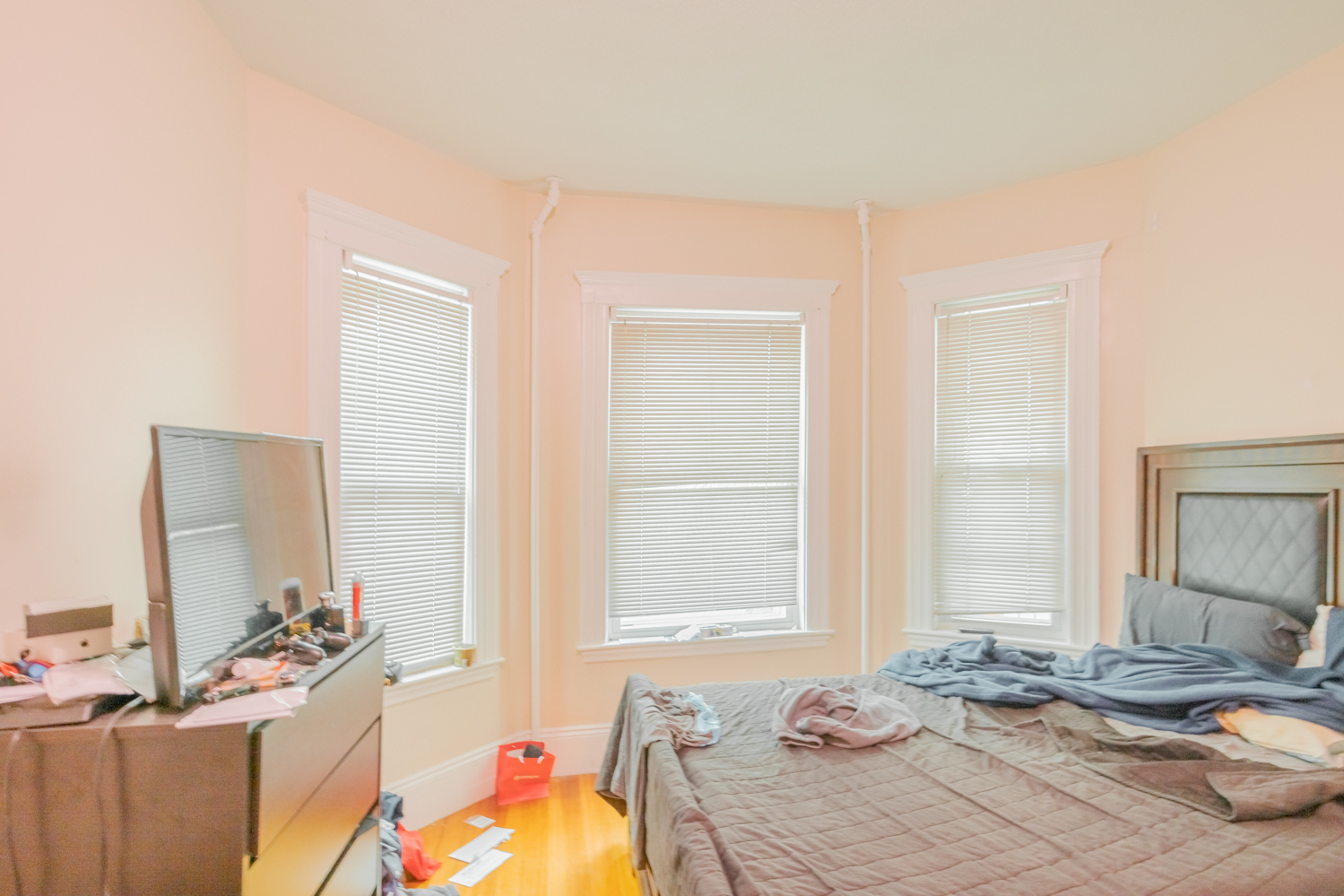 4 bed, 1 bath apartment for rent at 746 Bennington St Unit 2, East Boston — photo 4 of 5