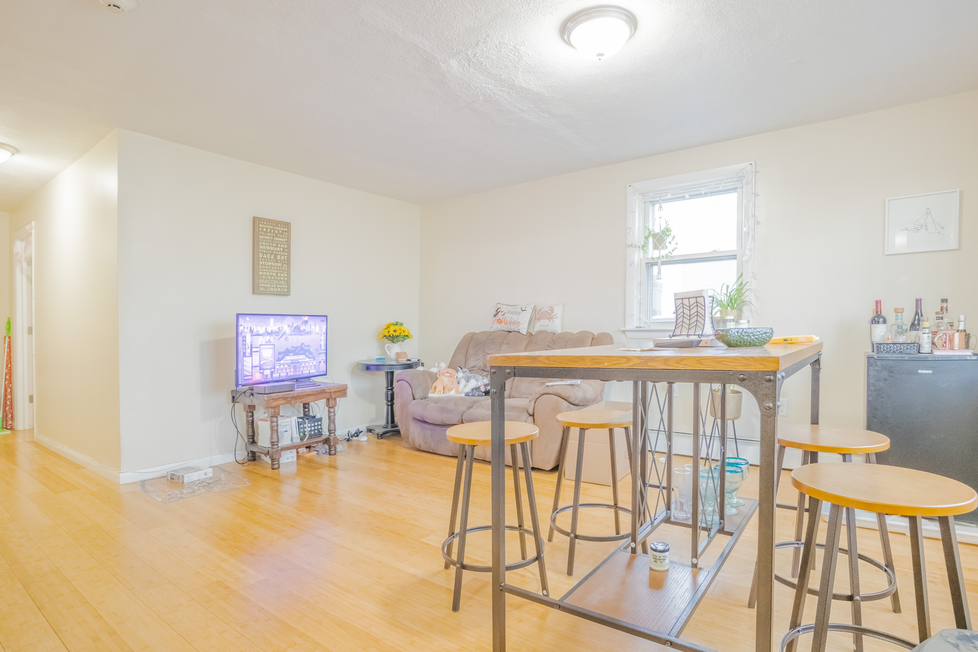 3 bed, 1 bath apartment for rent at 10 12 Breed St Unit 6, East Boston — photo 3 of 8