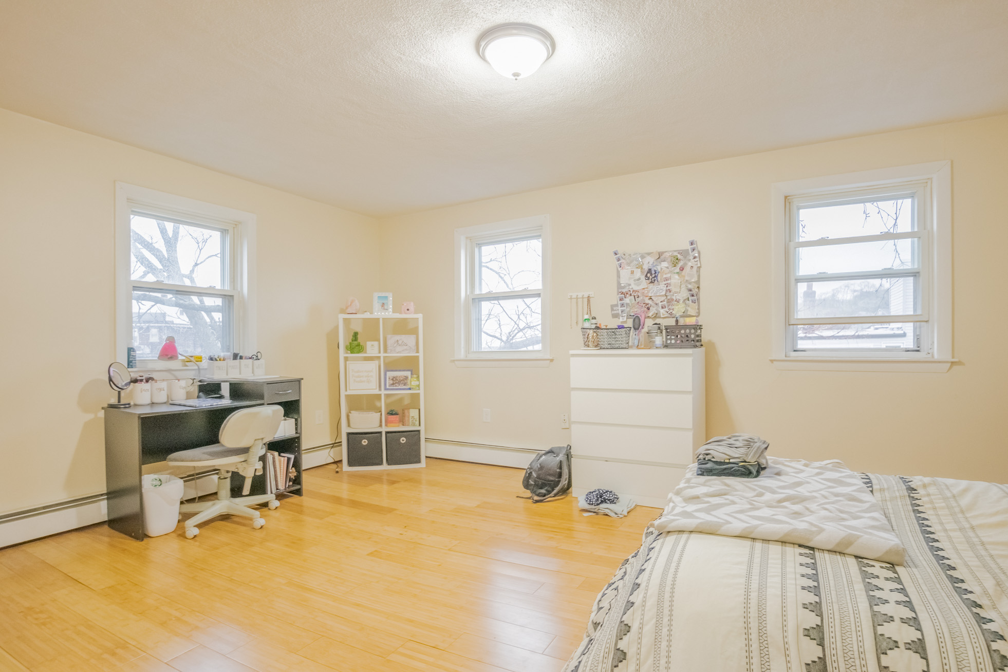 3 bed, 1 bath apartment for rent at 10 12 Breed St Unit 6, East Boston — photo 6 of 8