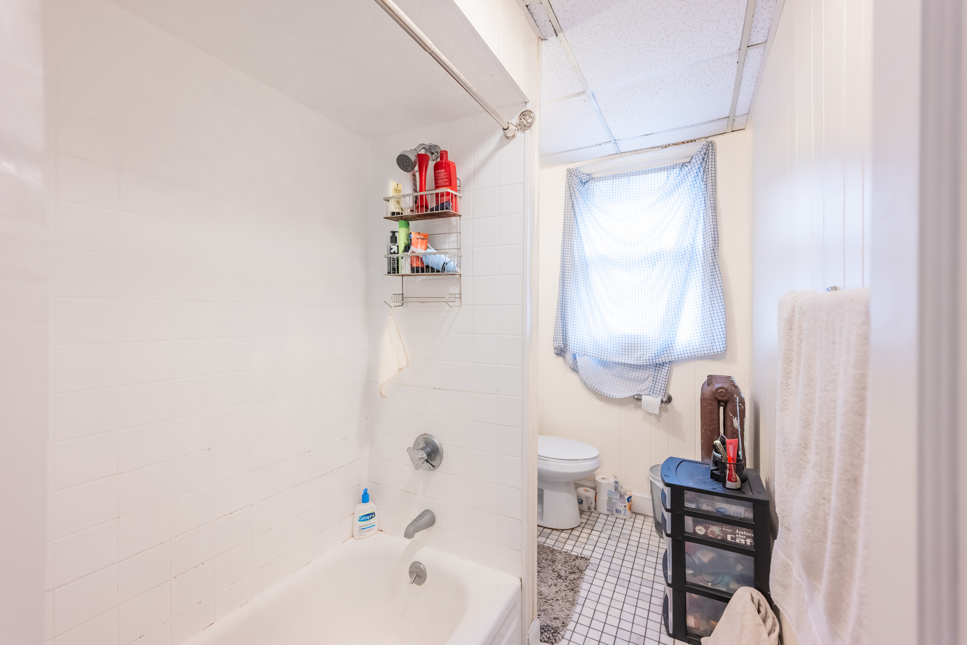 3 bed, 1 bath apartment for rent at 451 Meridian St Unit 2, East Boston — photo 16 of 17