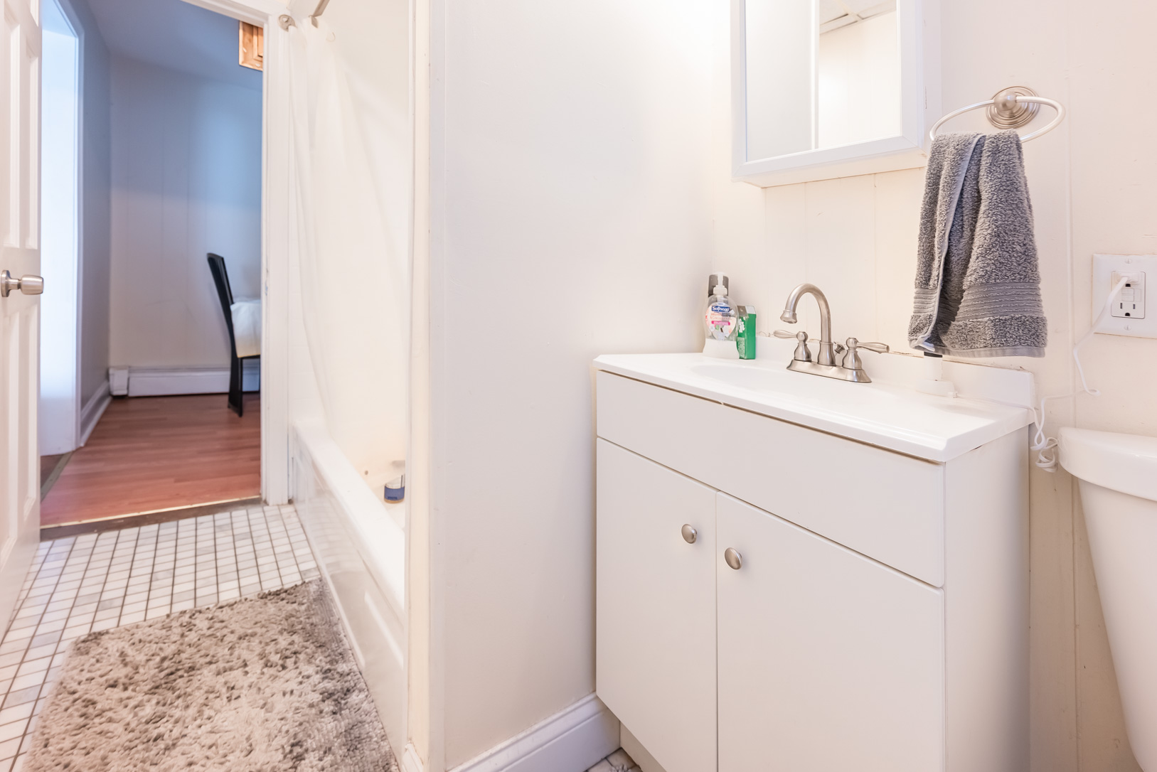 3 bed, 1 bath apartment for rent at 451 Meridian St Unit 2, East Boston — photo 14 of 17