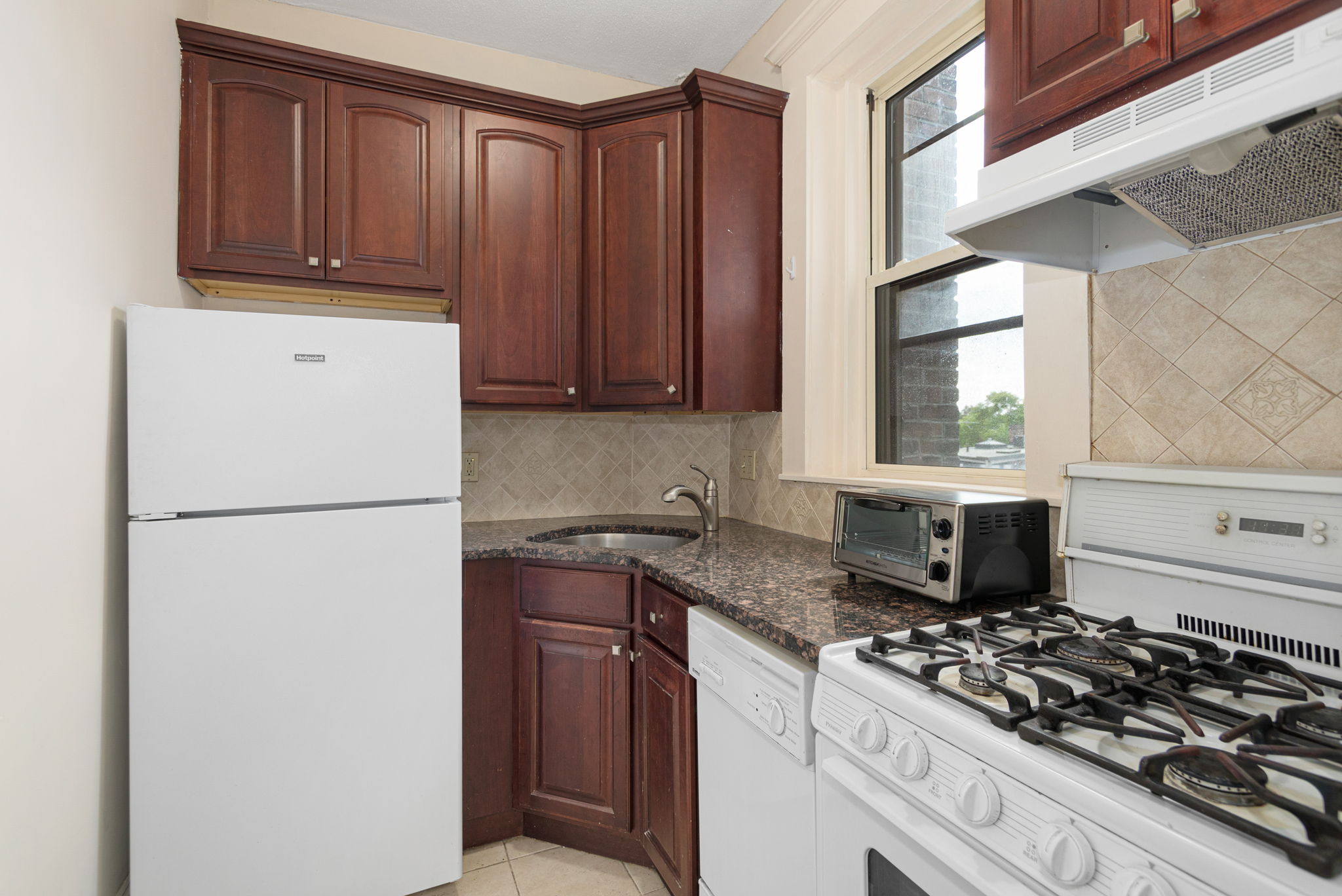 2 bed, 1 bath apartment for rent at 22 Orkney Unit 41, Brighton — photo 3 of 5