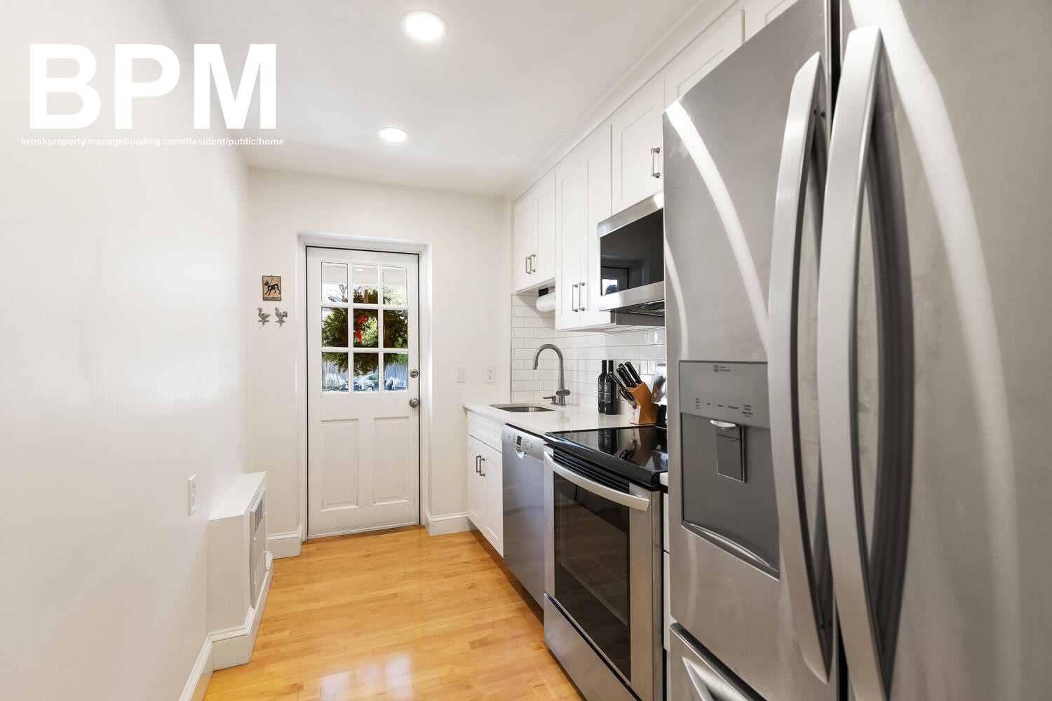 Photos of apartment on Hammond Pond Pkwy.,Newton MA 02467