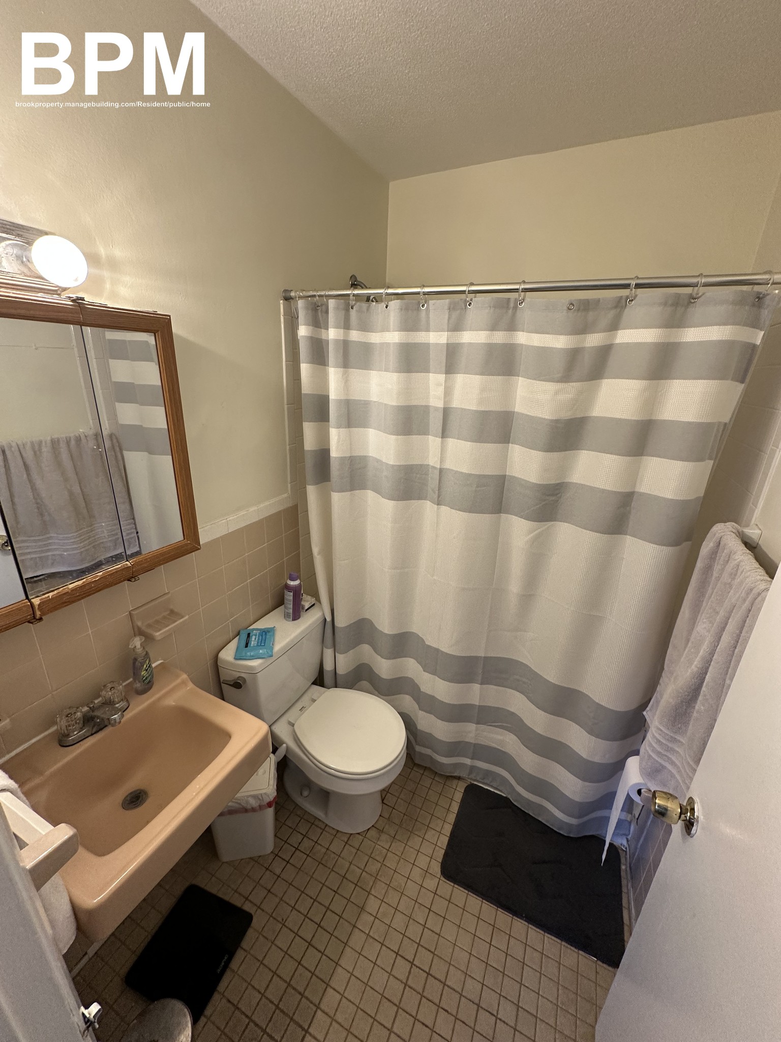 Photos of apartment on Hillside St.,Boston MA 02120