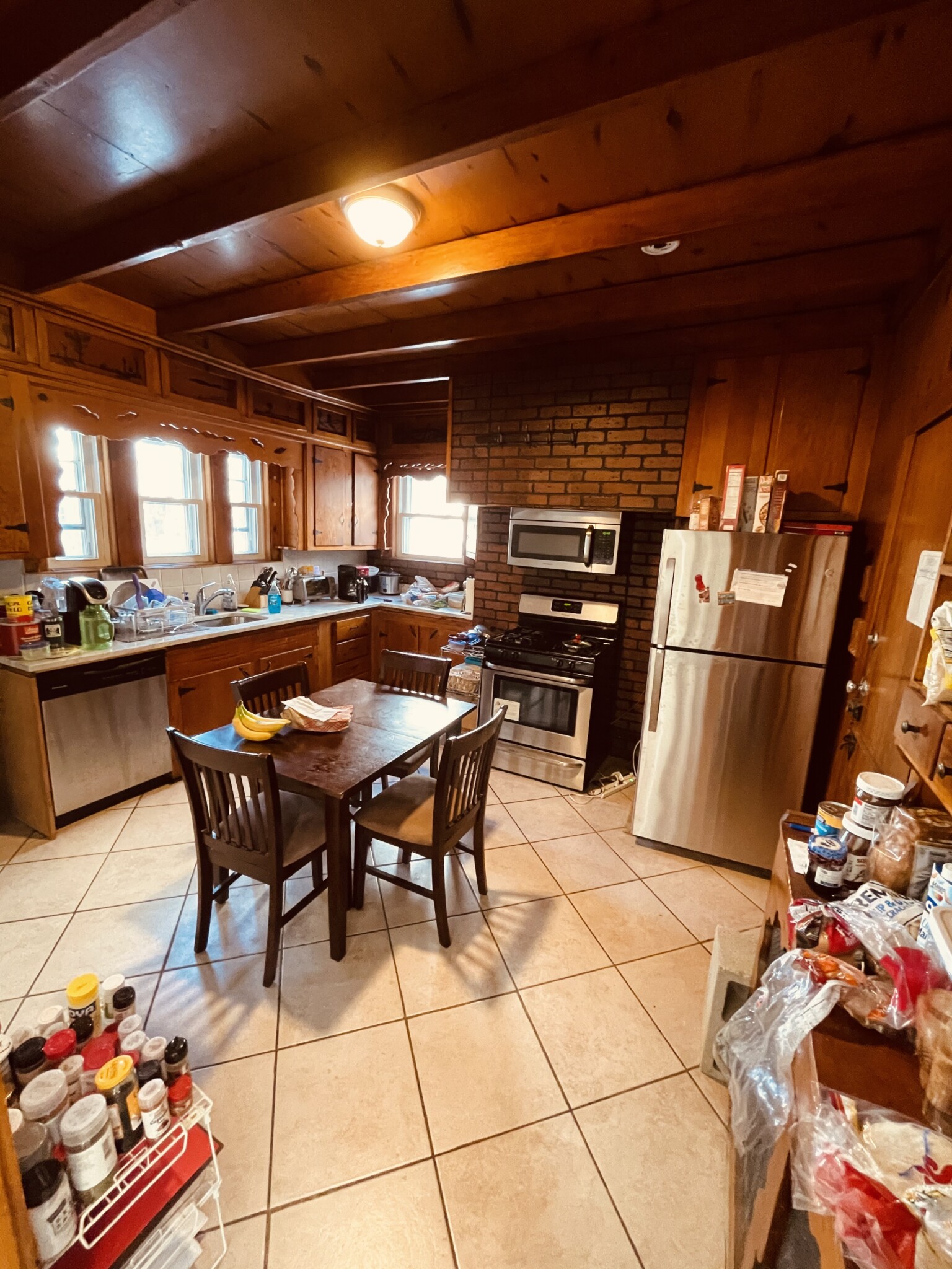 4 bed, 1 bath apartment for rent at 324 Saratoga St Unit 1, East Boston