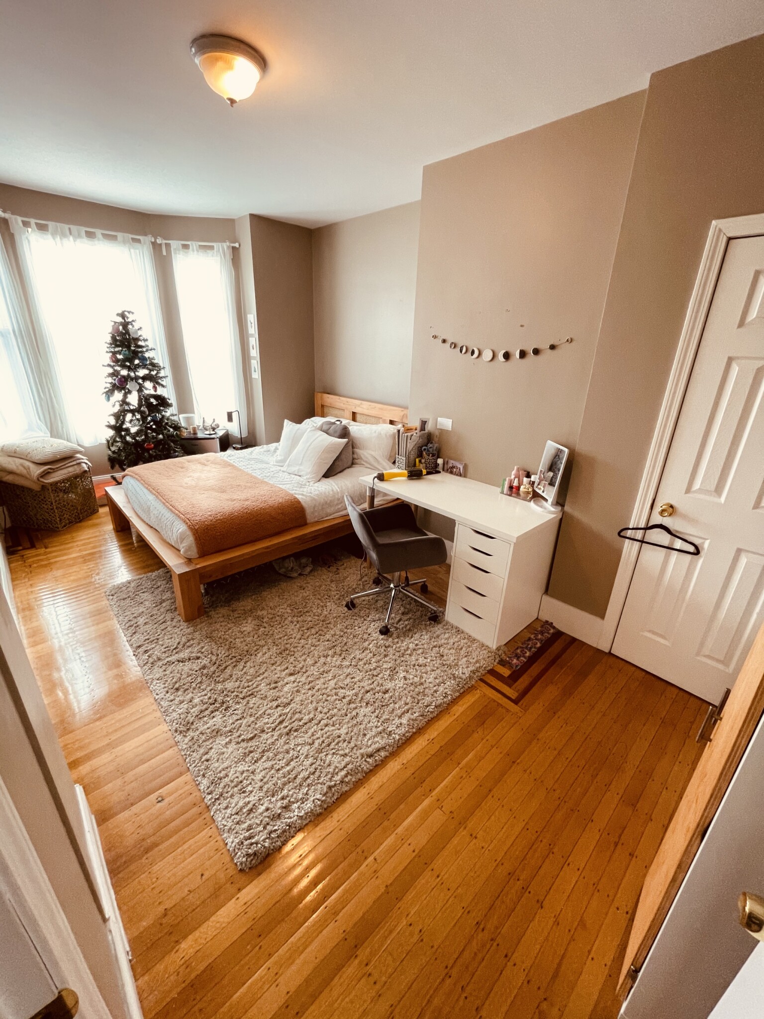 4 bed, 1.5 bath apartment for rent at 26 Monmouth St Unit 2, East Boston