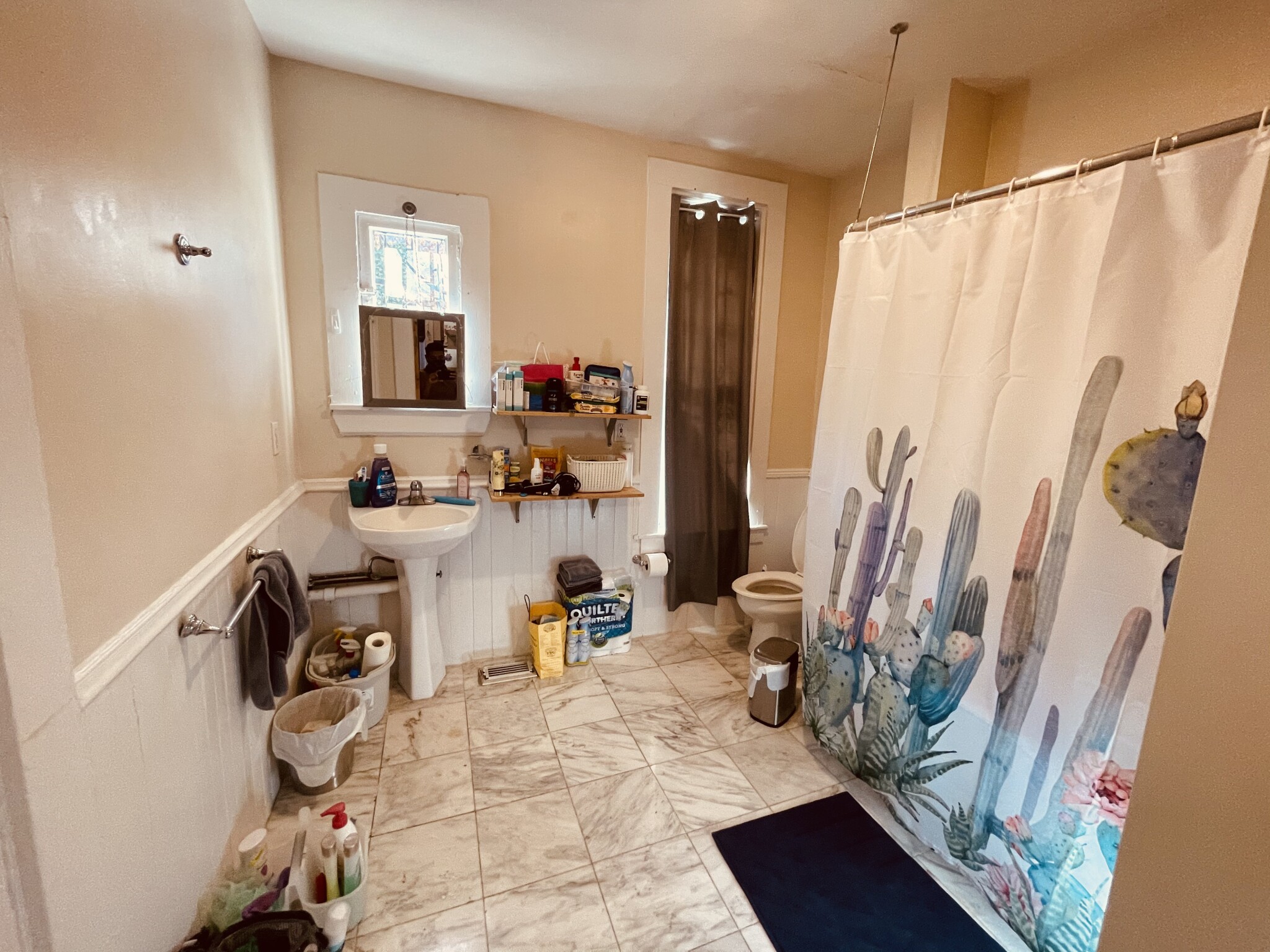 3 bed, 1 bath apartment for rent at 42 Delle Ave Unit 1, Mission Hill — photo 3 of 5