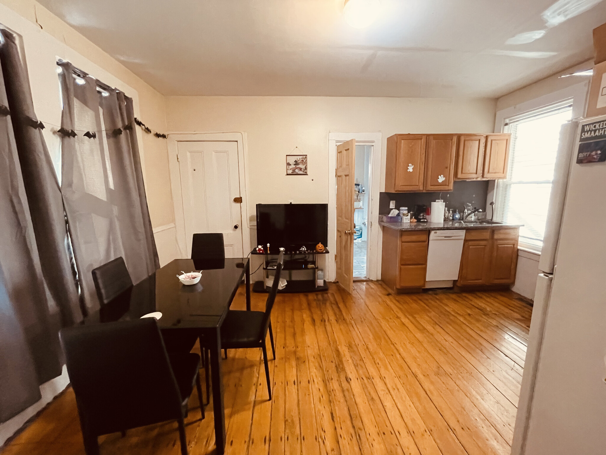 3 bed, 1 bath apartment for rent at 42 Delle Ave Unit 1, Mission Hill — photo 5 of 5