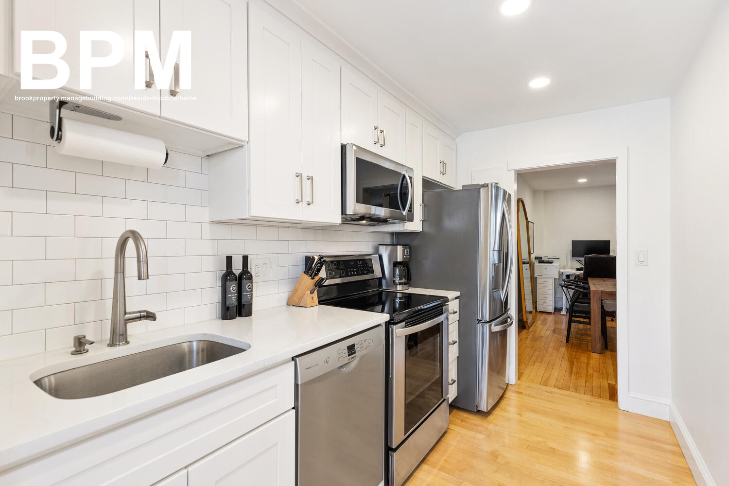 Photos of apartment on Hammond Pond Pkwy.,Newton MA 02467