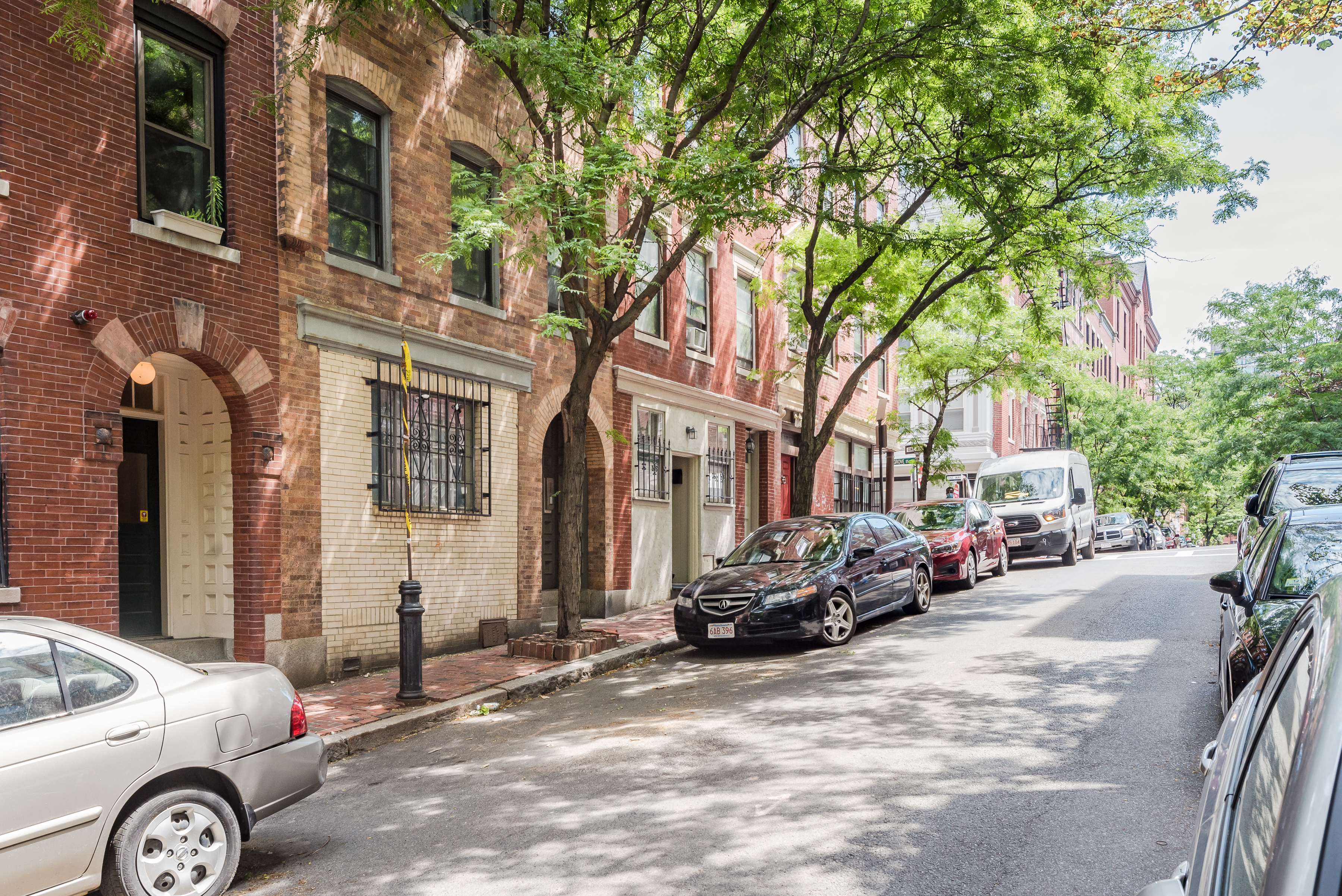 2 bed, 1 bath apartment for rent at 63 Phillips Unit 2, Beacon Hill — photo 7 of 17