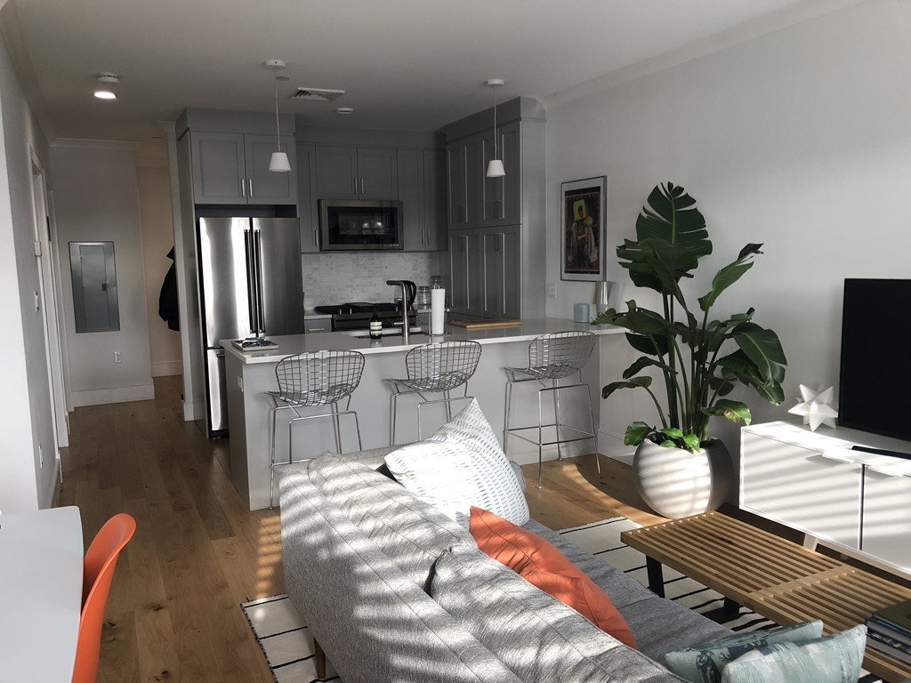 30 Polk, Charlestown