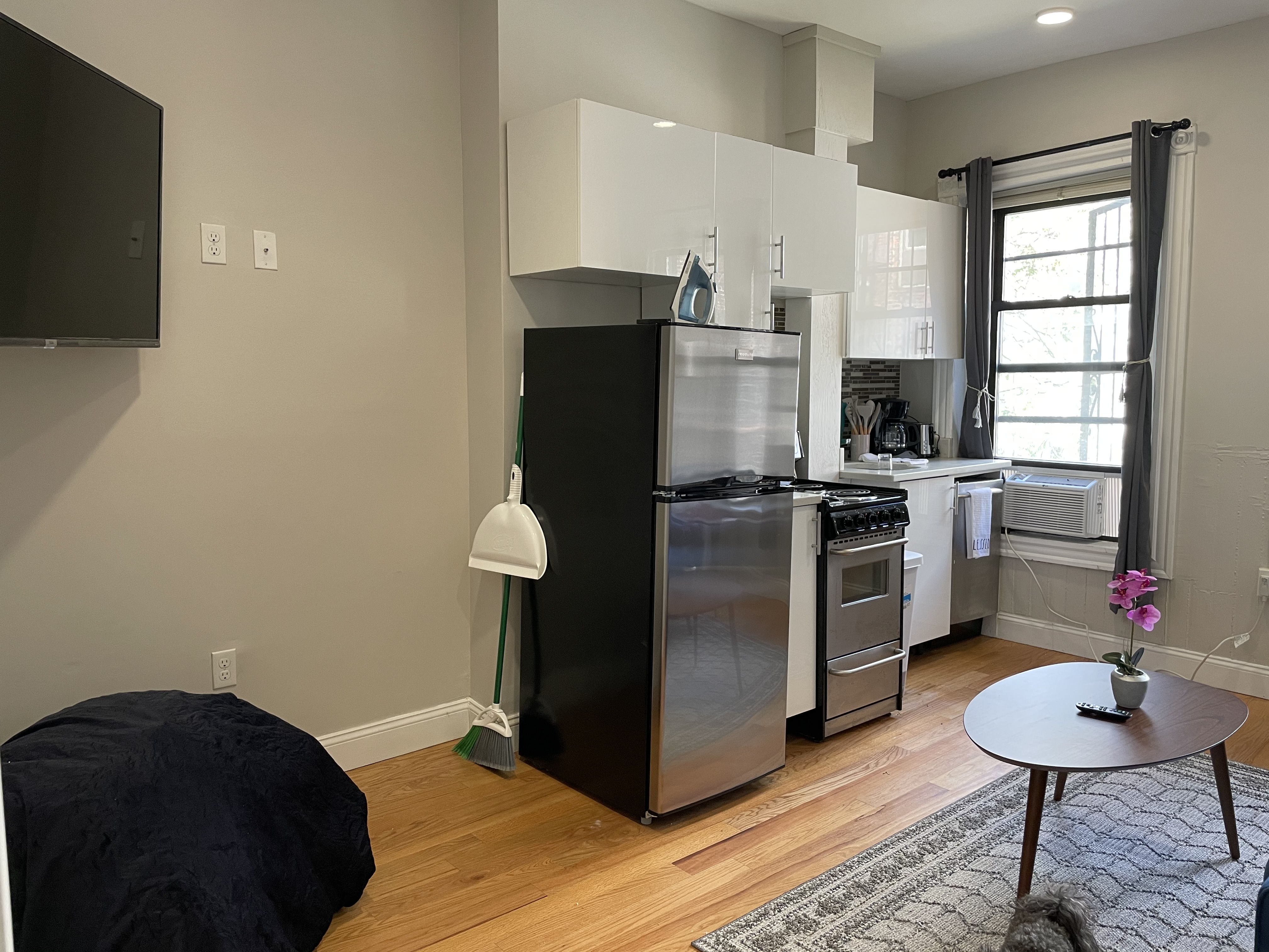 2 bed, 1 bath apartment for rent at 63 Phillips Unit 2, Beacon Hill — photo 17 of 17