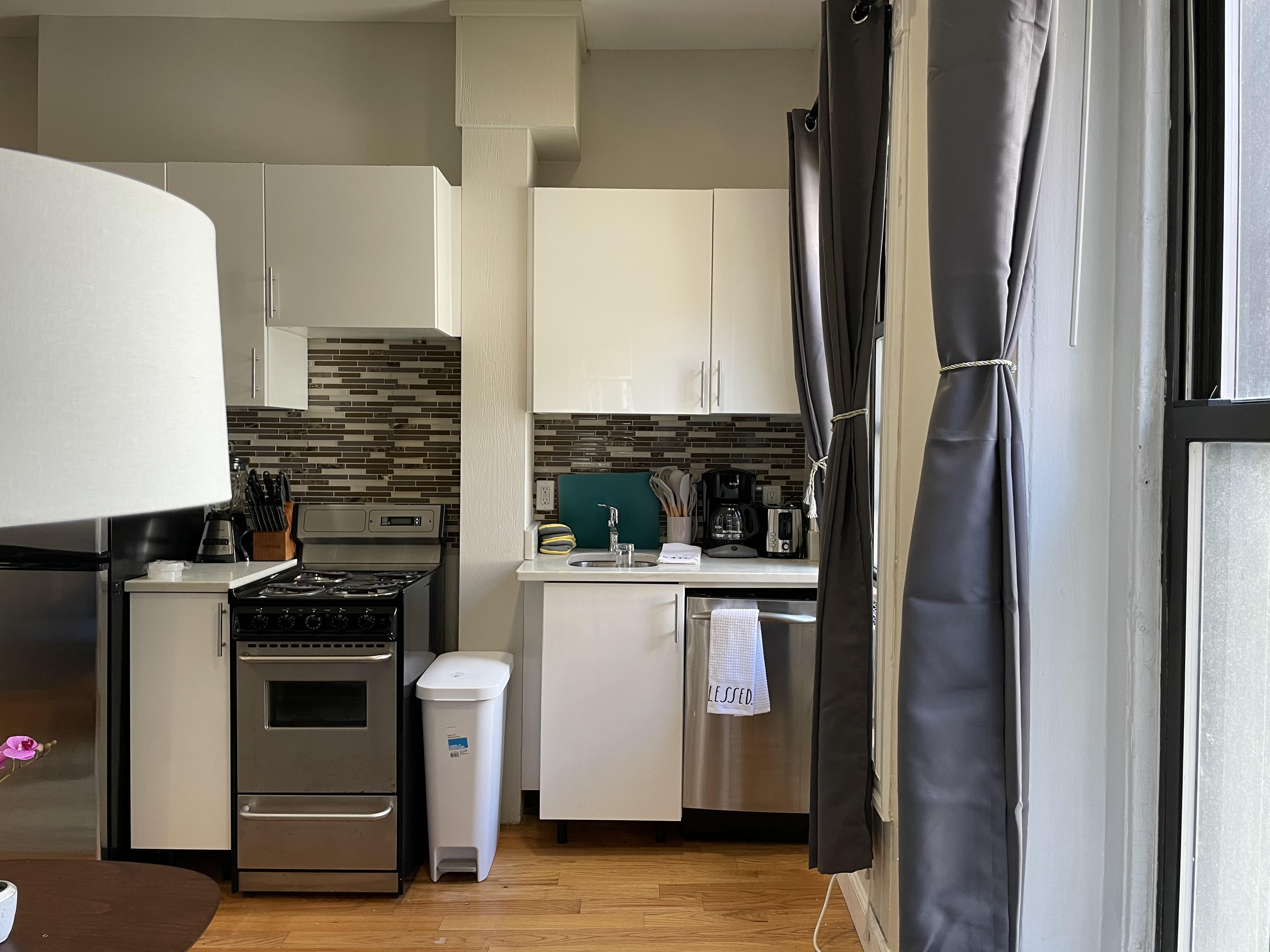 2 bed, 1 bath apartment for rent at 63 Phillips Unit 2, Beacon Hill — photo 14 of 17