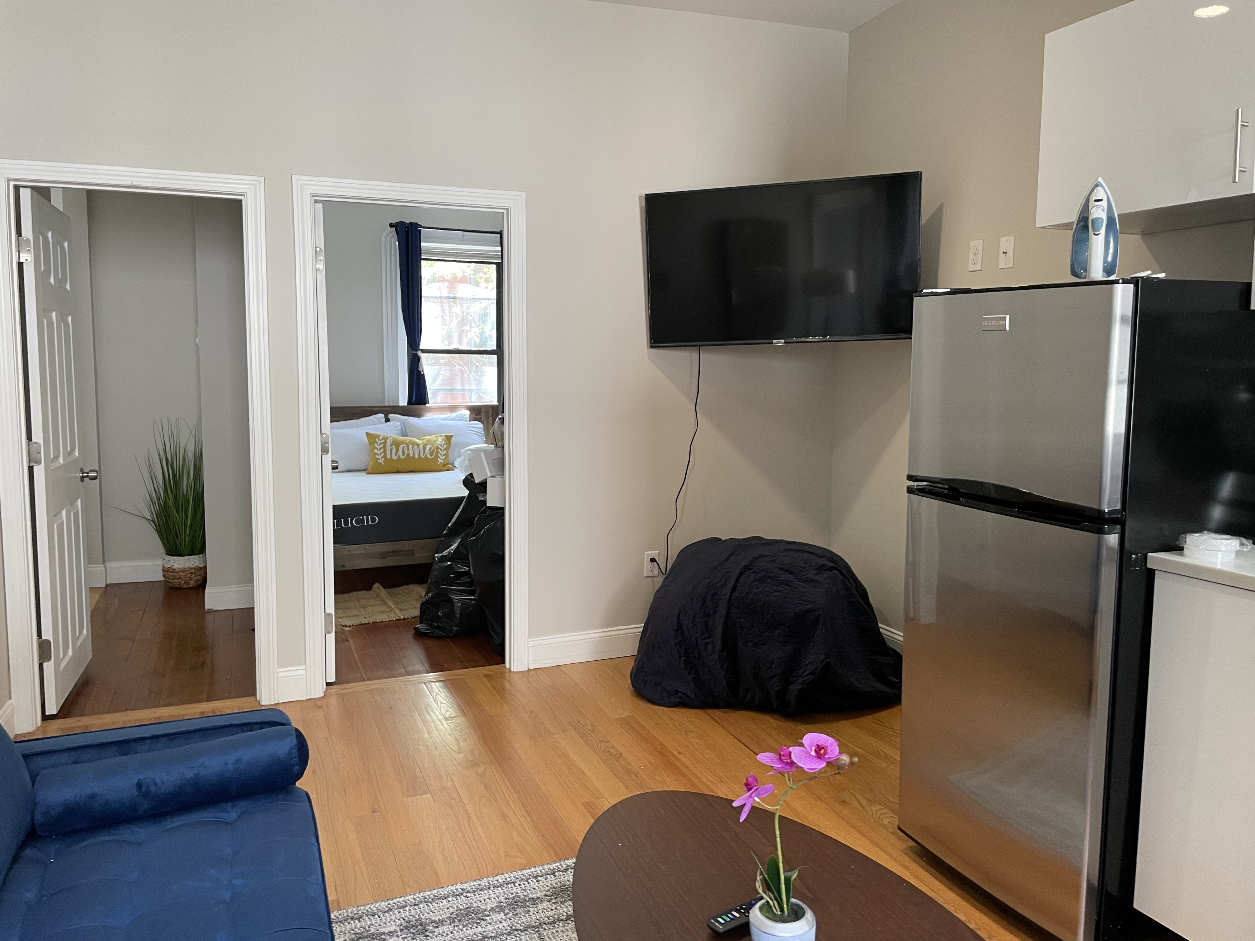 2 bed, 1 bath apartment for rent at 63 Phillips Unit 2, Beacon Hill — photo 16 of 17