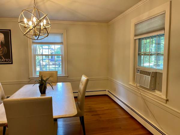 2 bed, 1 bath apartment for rent at 891 Vfw Pkwy Unit 1, West Roxbury — photo 3 of 11