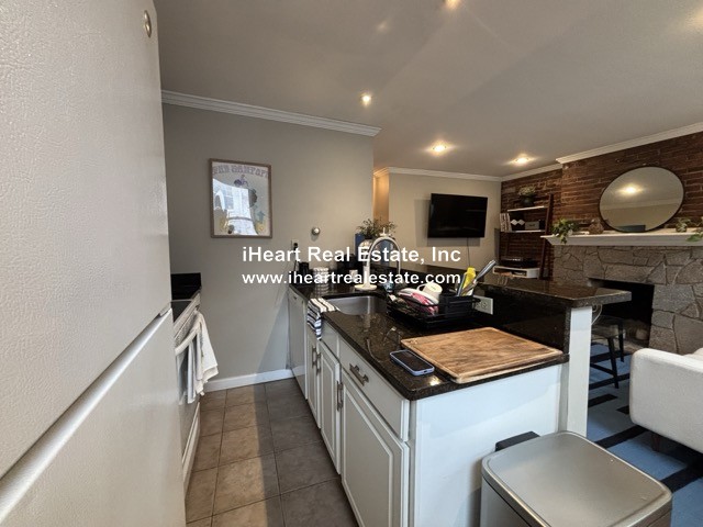 Photos of apartment on Grove,Boston MA 02114