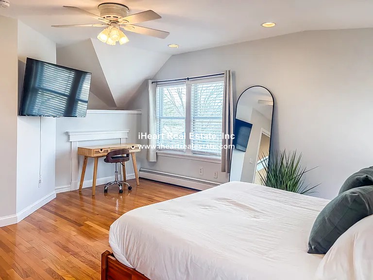 Photos of apartment on Saint James Cir.,Newton MA 02458