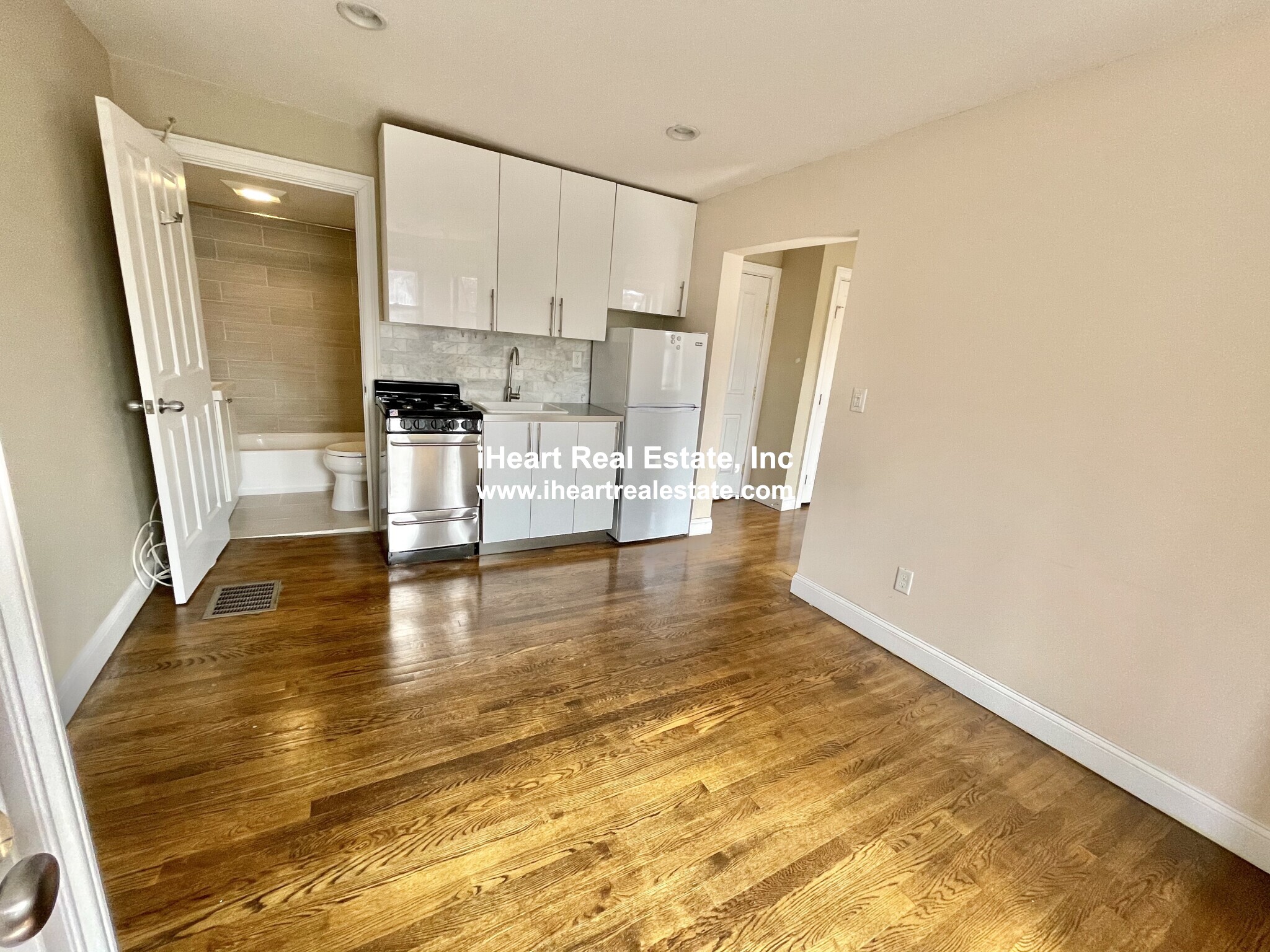 57 Dwight St, South End