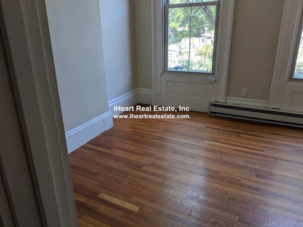 Photos of apartment on Dwight,Boston MA 