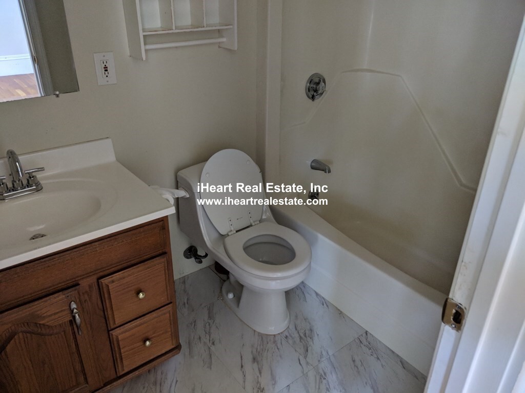 Photos of apartment on Dwight,Boston MA 