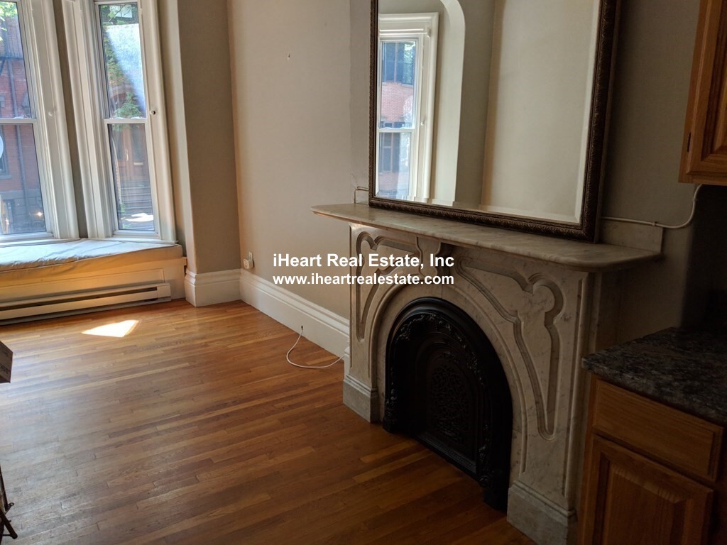 Photos of apartment on Dwight,Boston MA 