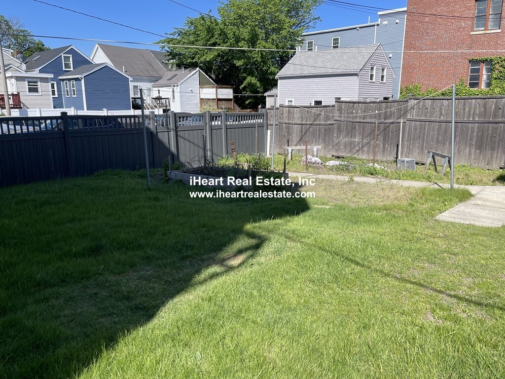 377 4th St, South Boston