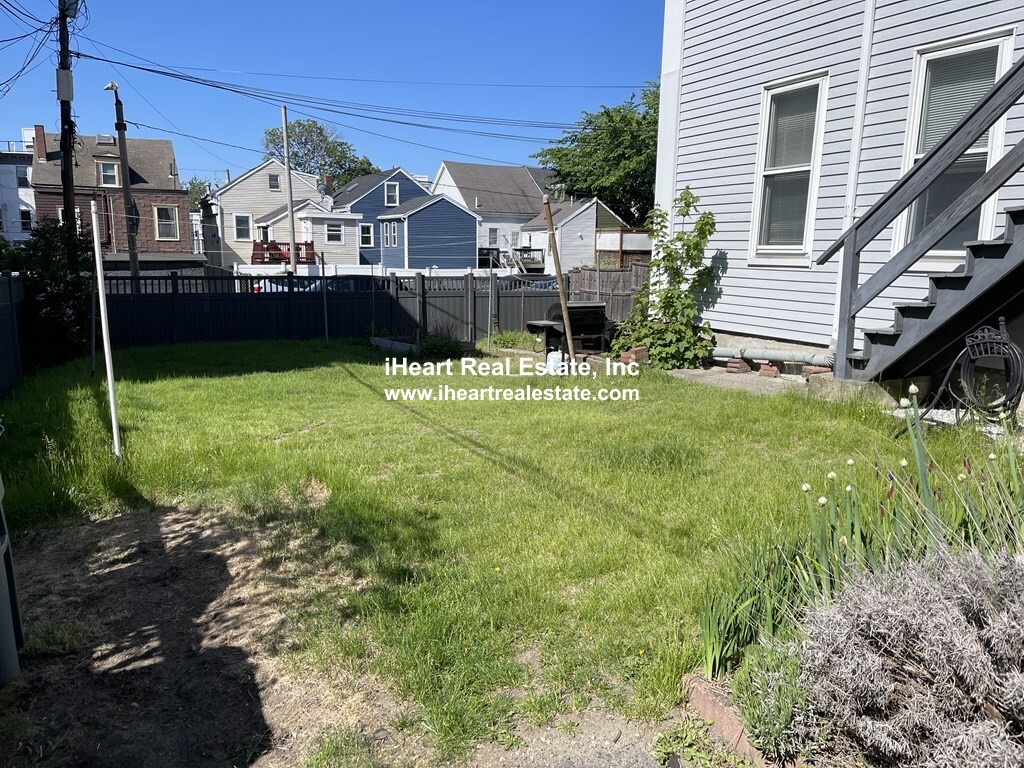 377 4th St, South Boston