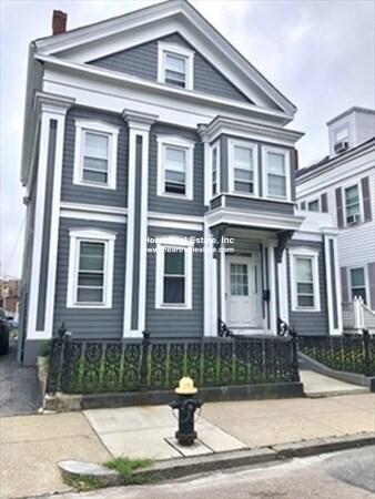 377 4th St, South Boston