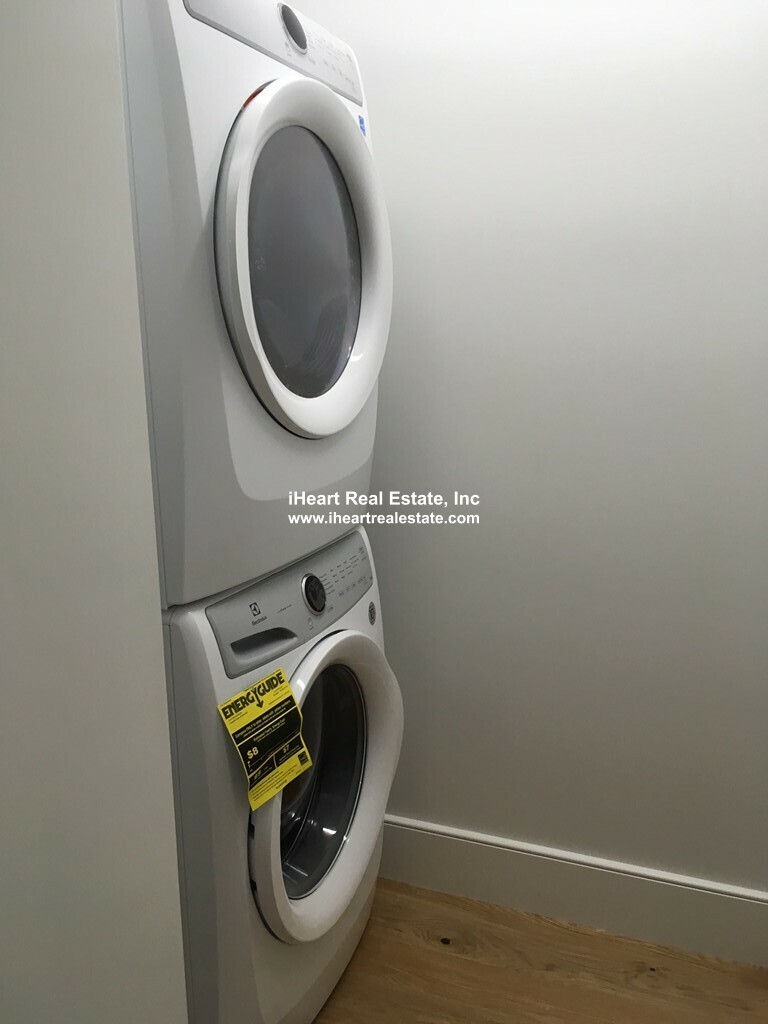 30 Polk St, Charlestown