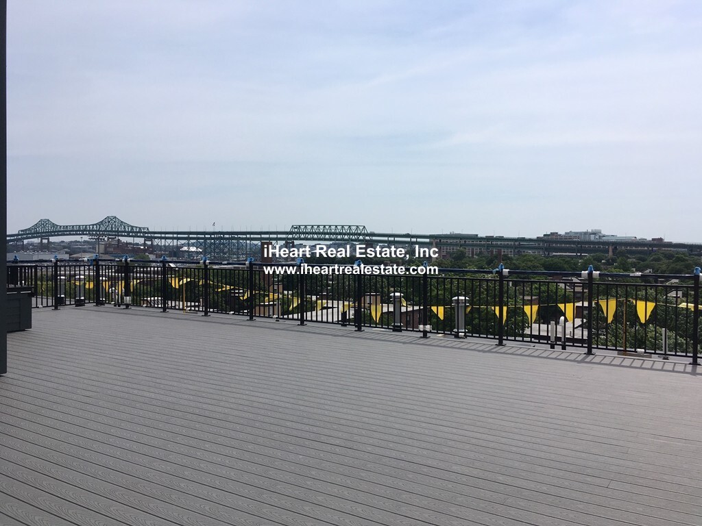 30 Polk St, Charlestown