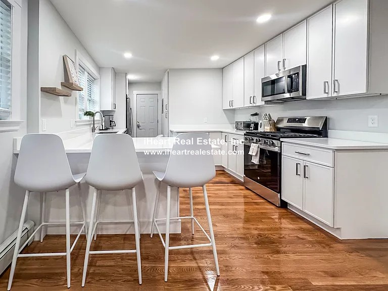 Photos of apartment on Saint James Cir.,Newton MA 02458