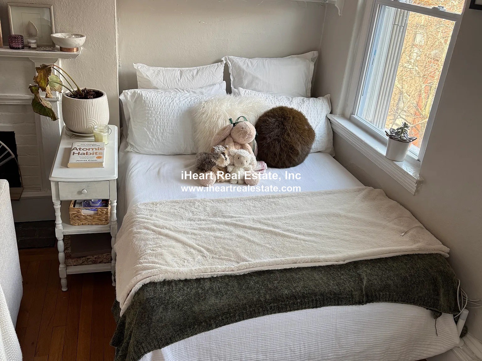 Photos of apartment on South Russell,Boston MA 02114