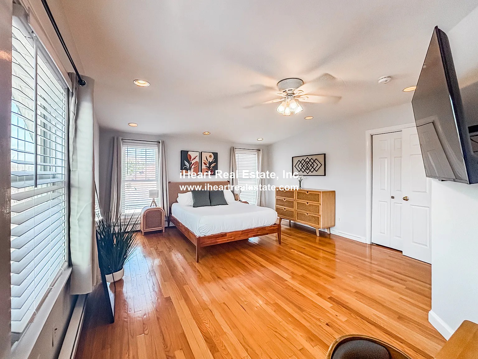 Photos of apartment on Saint James Cir.,Newton MA 02458