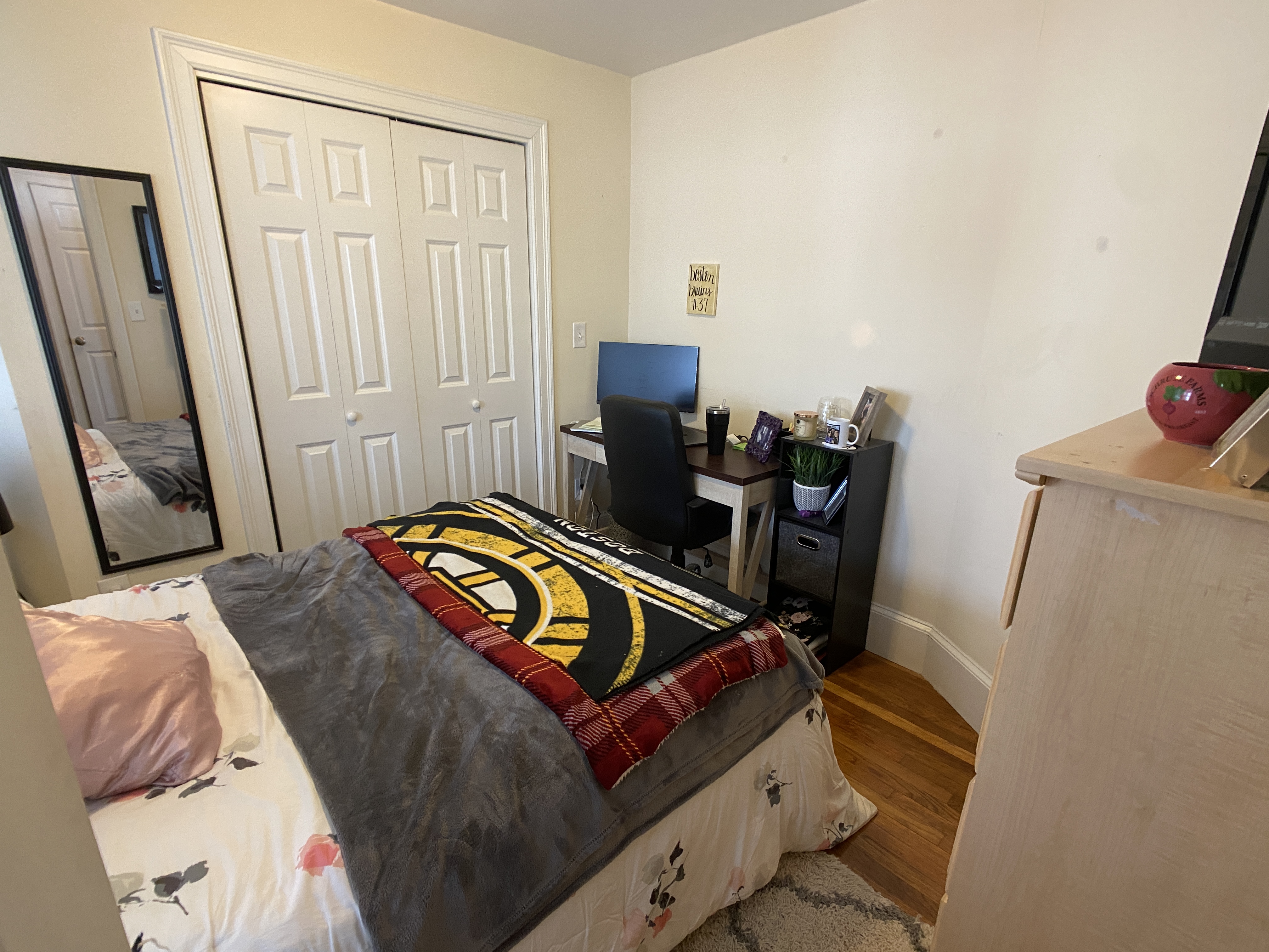 78 Ten Hills Rd, Winter Hill