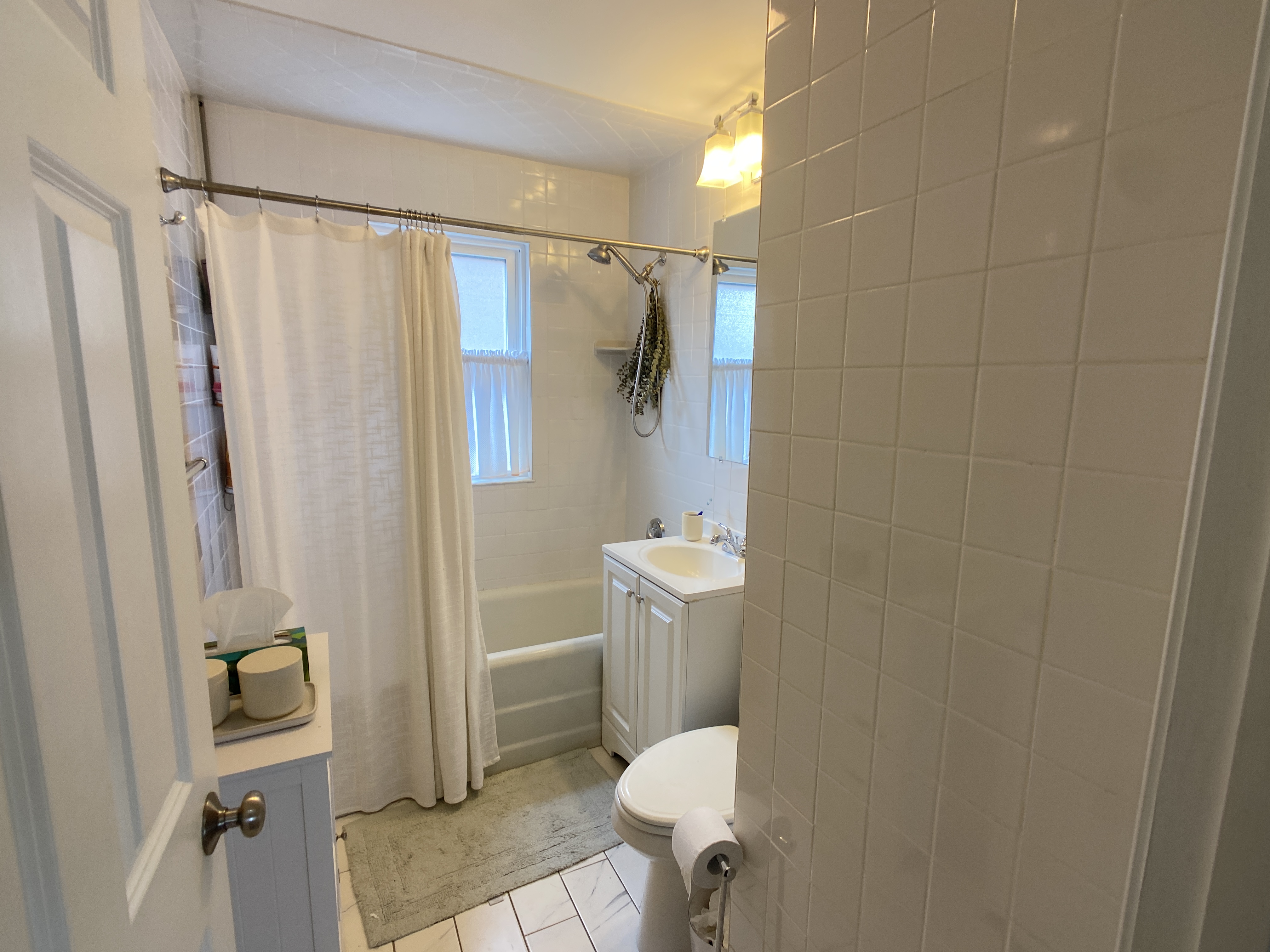 78 Ten Hills Rd, Winter Hill