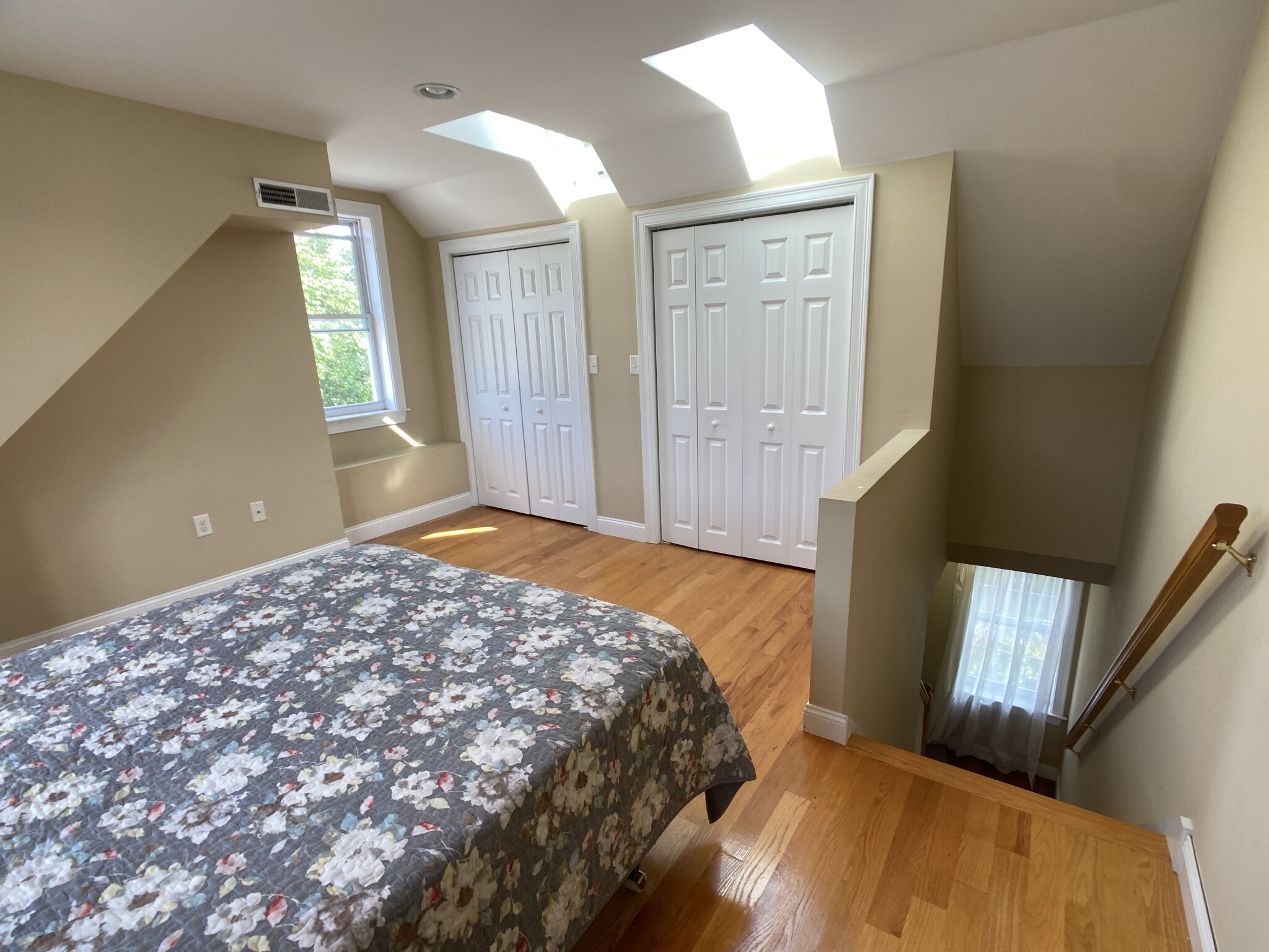 9 Winthrop Ct, Medford