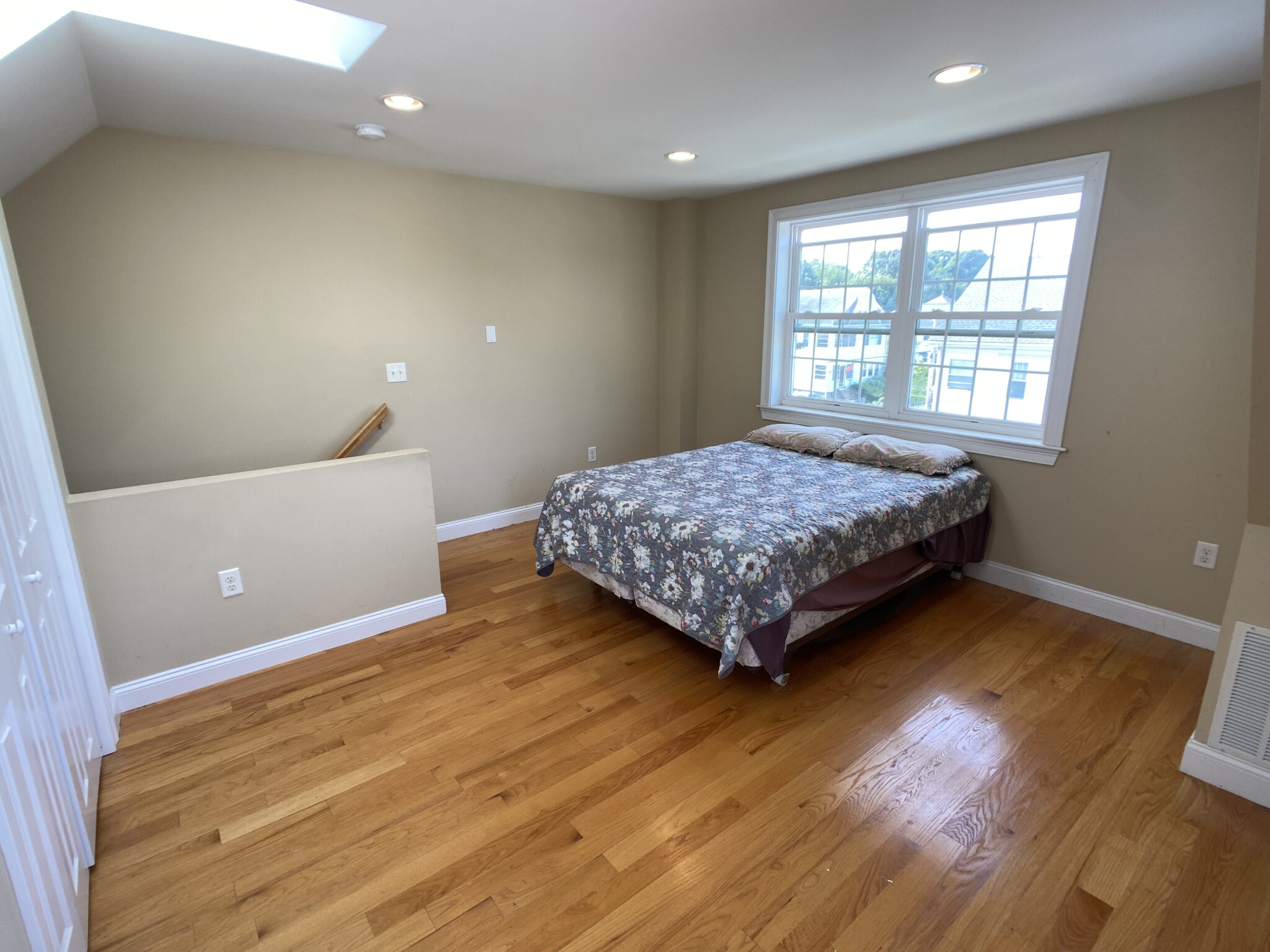 9 Winthrop Ct, Medford