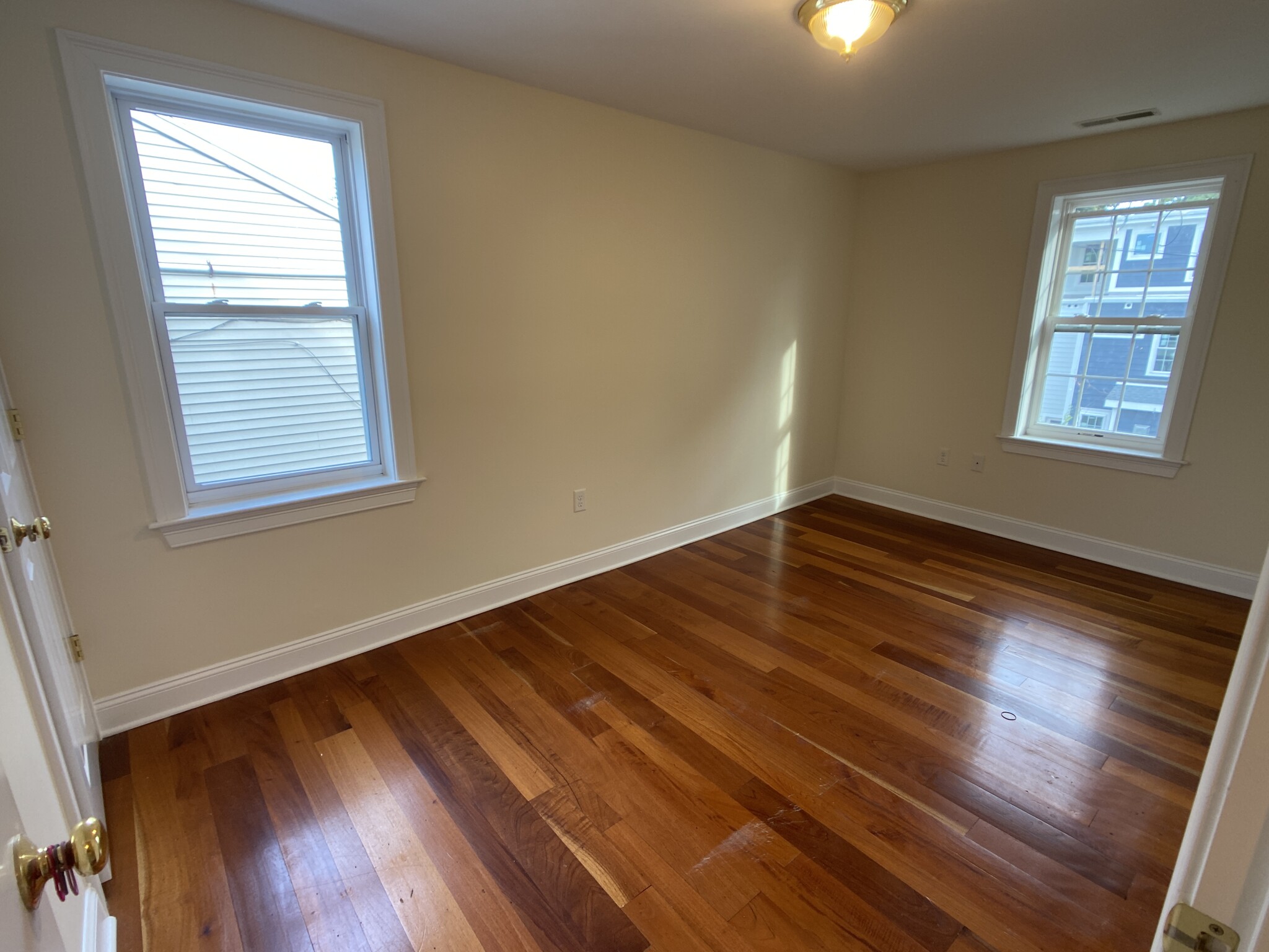 9 Winthrop Ct, Medford